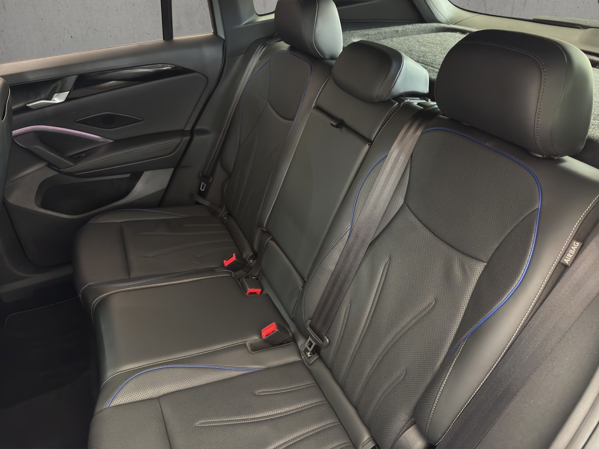 VW Tiguan 2.0 TSI DSG R-Line 4M. "Leder Varenna-Pano-360°Kamera-Black Style"-image-11