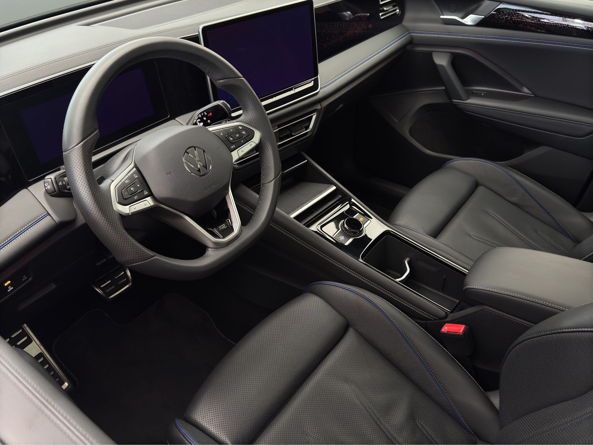 VW Tiguan 2.0 TSI DSG R-Line 4M. "Leder Varenna-Pano-360°Kamera-Black Style"-image-13