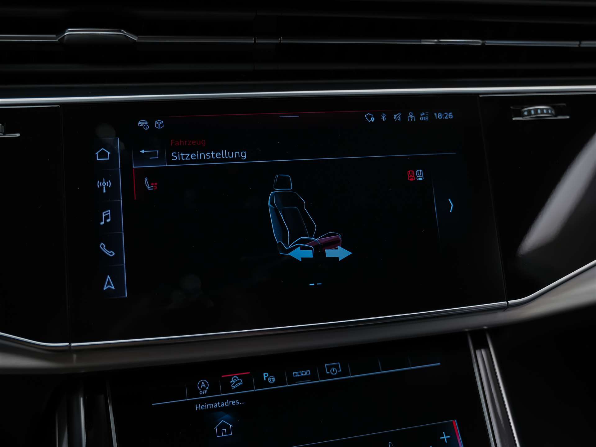 AUDI Q8 55 TFSI quattro tiptronic-image-40