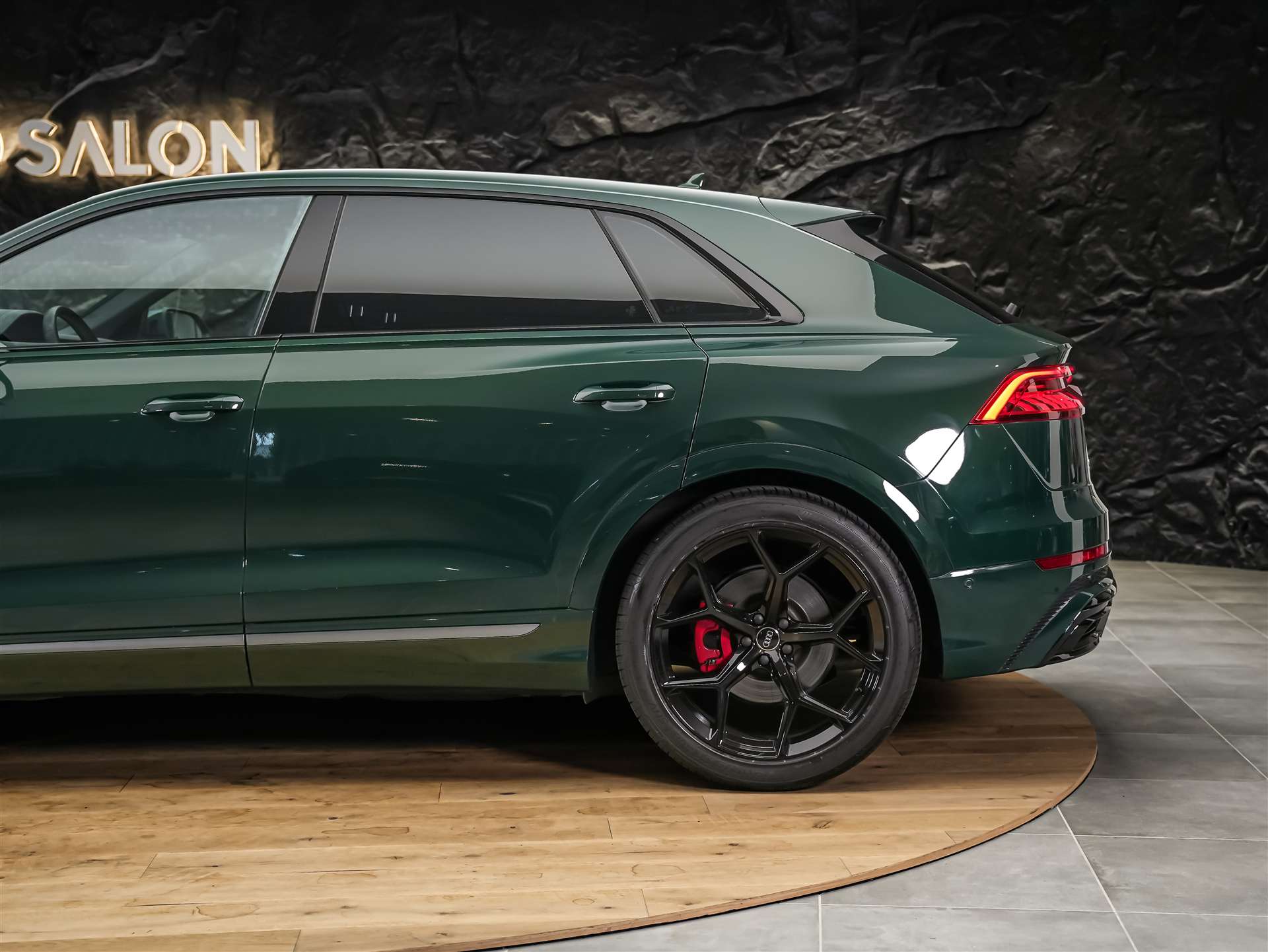 AUDI Q8 55 TFSI quattro tiptronic-image-19