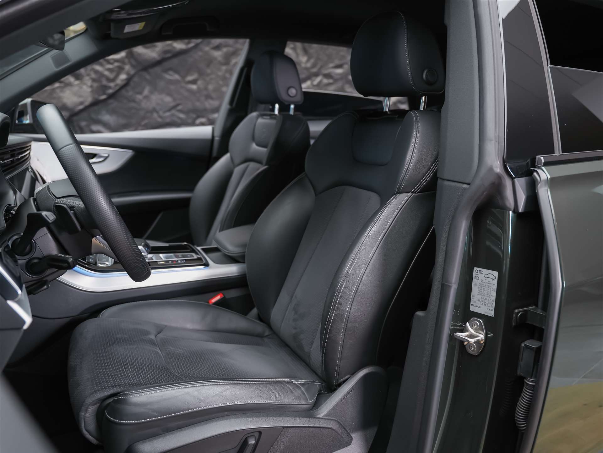 AUDI Q8 55 TFSI quattro tiptronic *22" Felgen*Bang&Olufsen*Luftfahrwerk*360° Kamera*-image-9