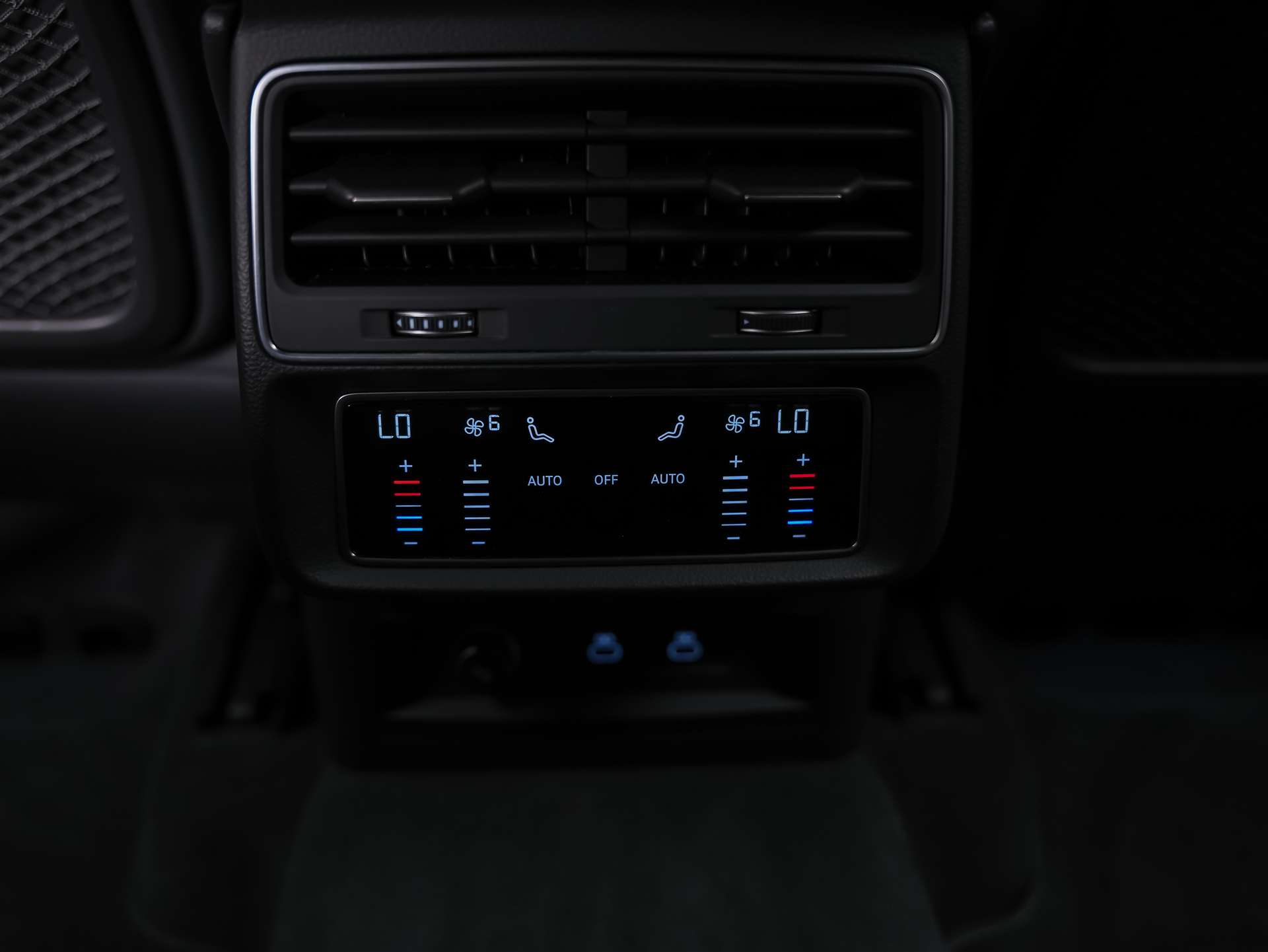 AUDI Q8 55 TFSI quattro tiptronic-image-15