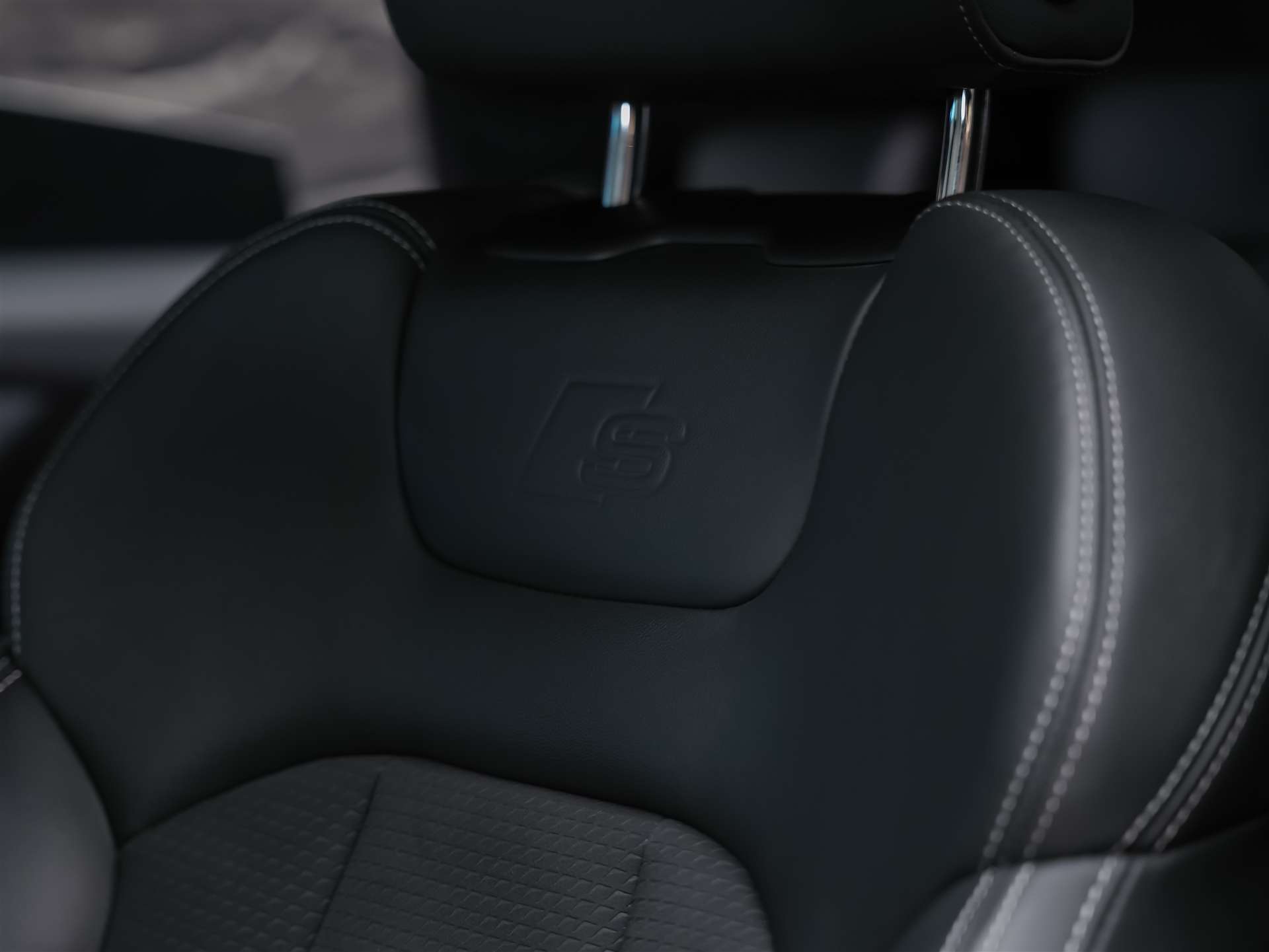 AUDI Q8 55 TFSI quattro tiptronic-image-11