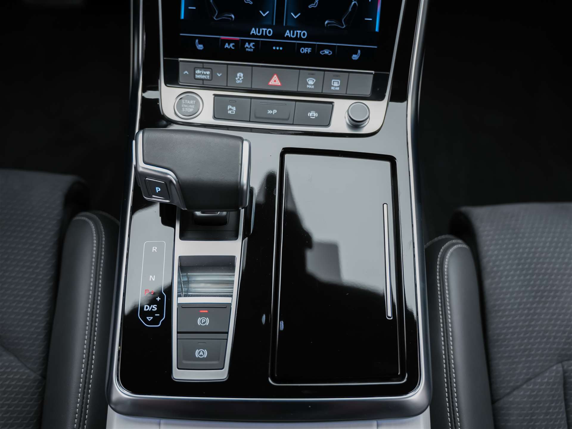 AUDI Q8 55 TFSI quattro tiptronic-image-23
