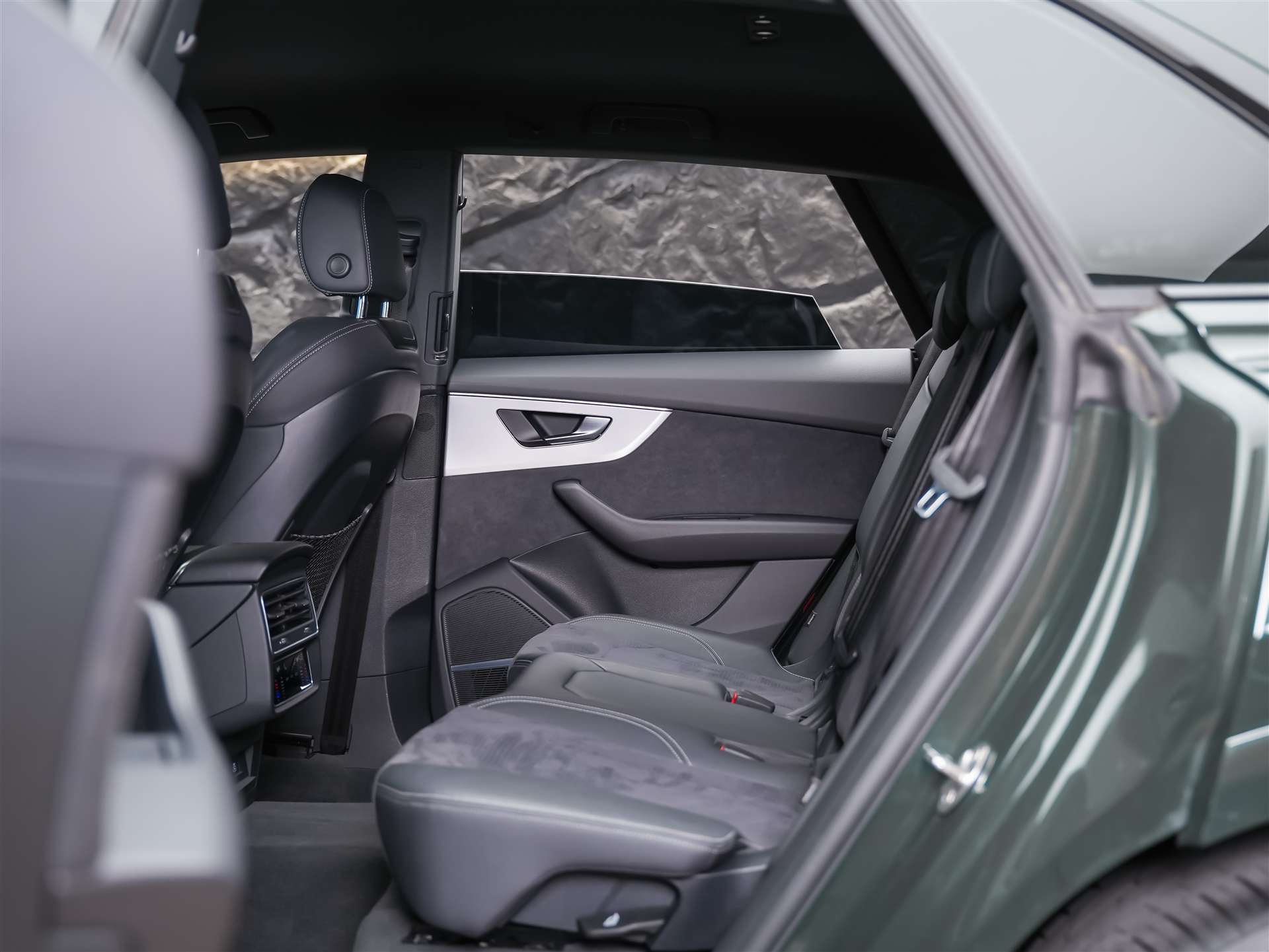 AUDI Q8 55 TFSI quattro tiptronic-image-13
