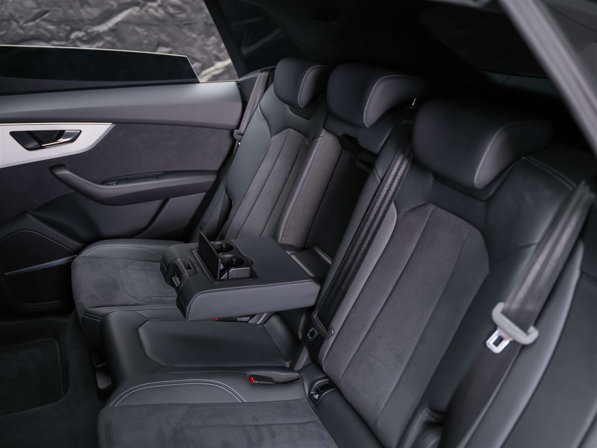 AUDI Q8 55 TFSI quattro tiptronic-image-14