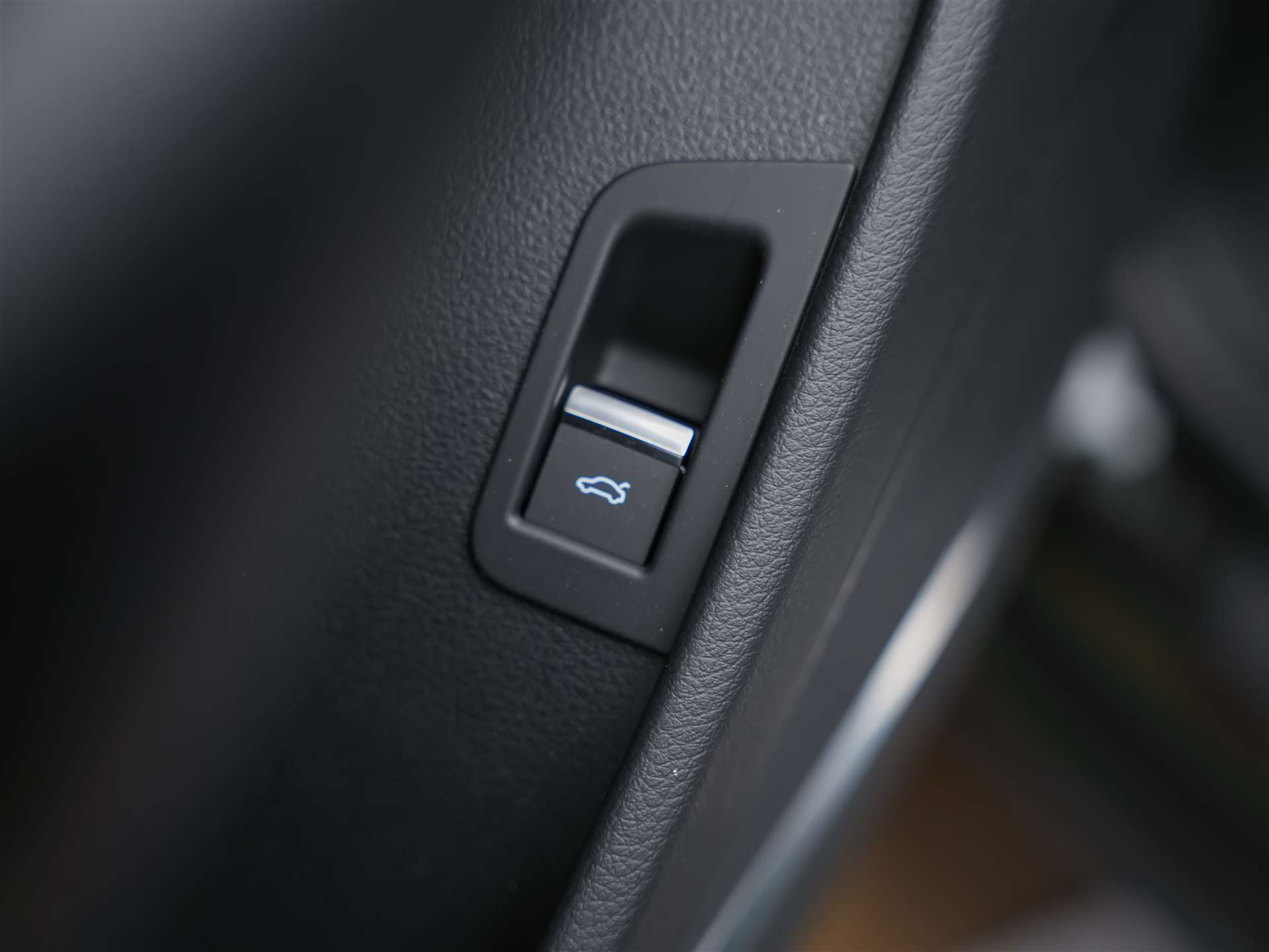 AUDI Q8 55 TFSI quattro tiptronic-image-27