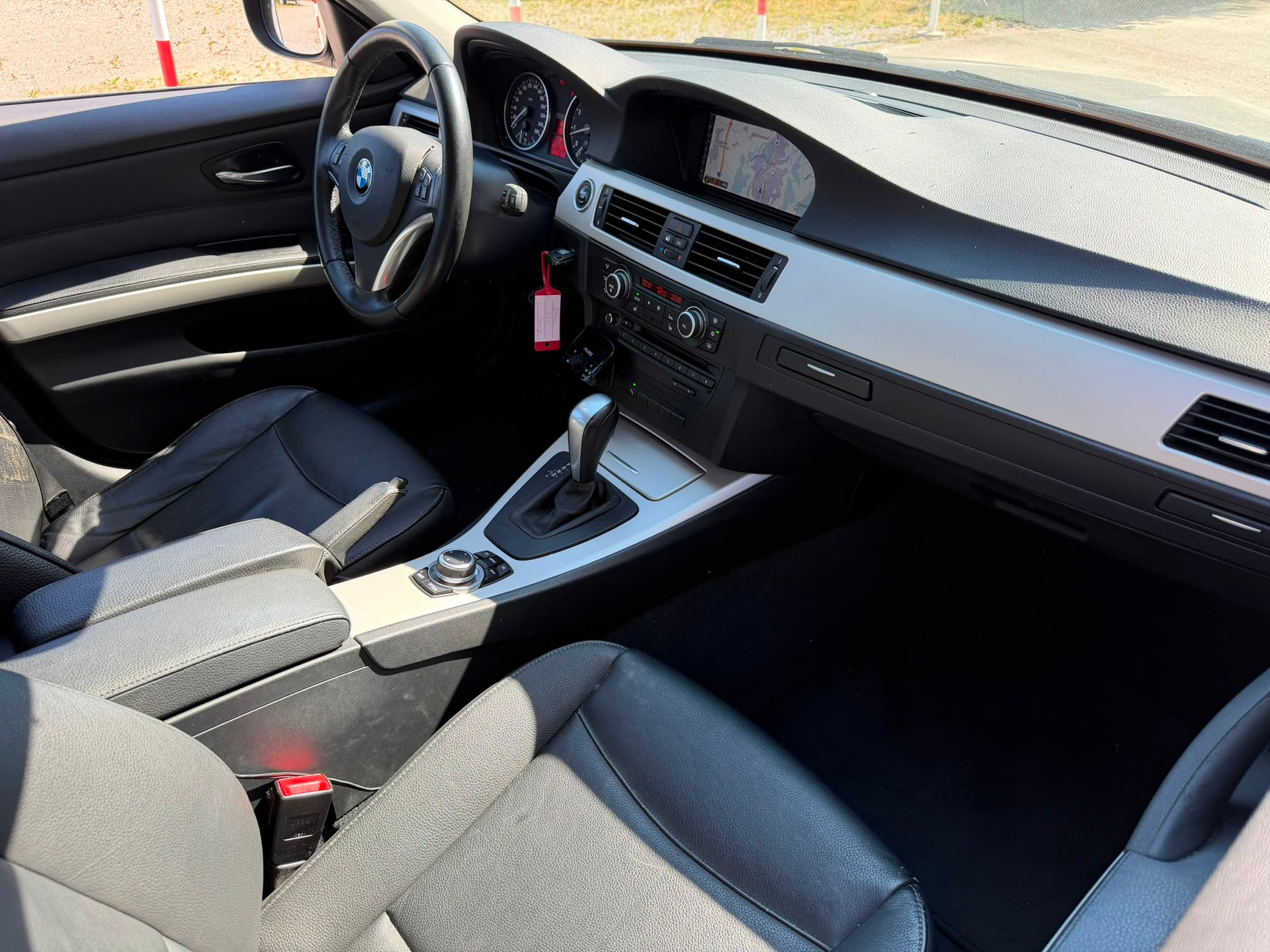 BMW 325i Touring Steptronic-image-5