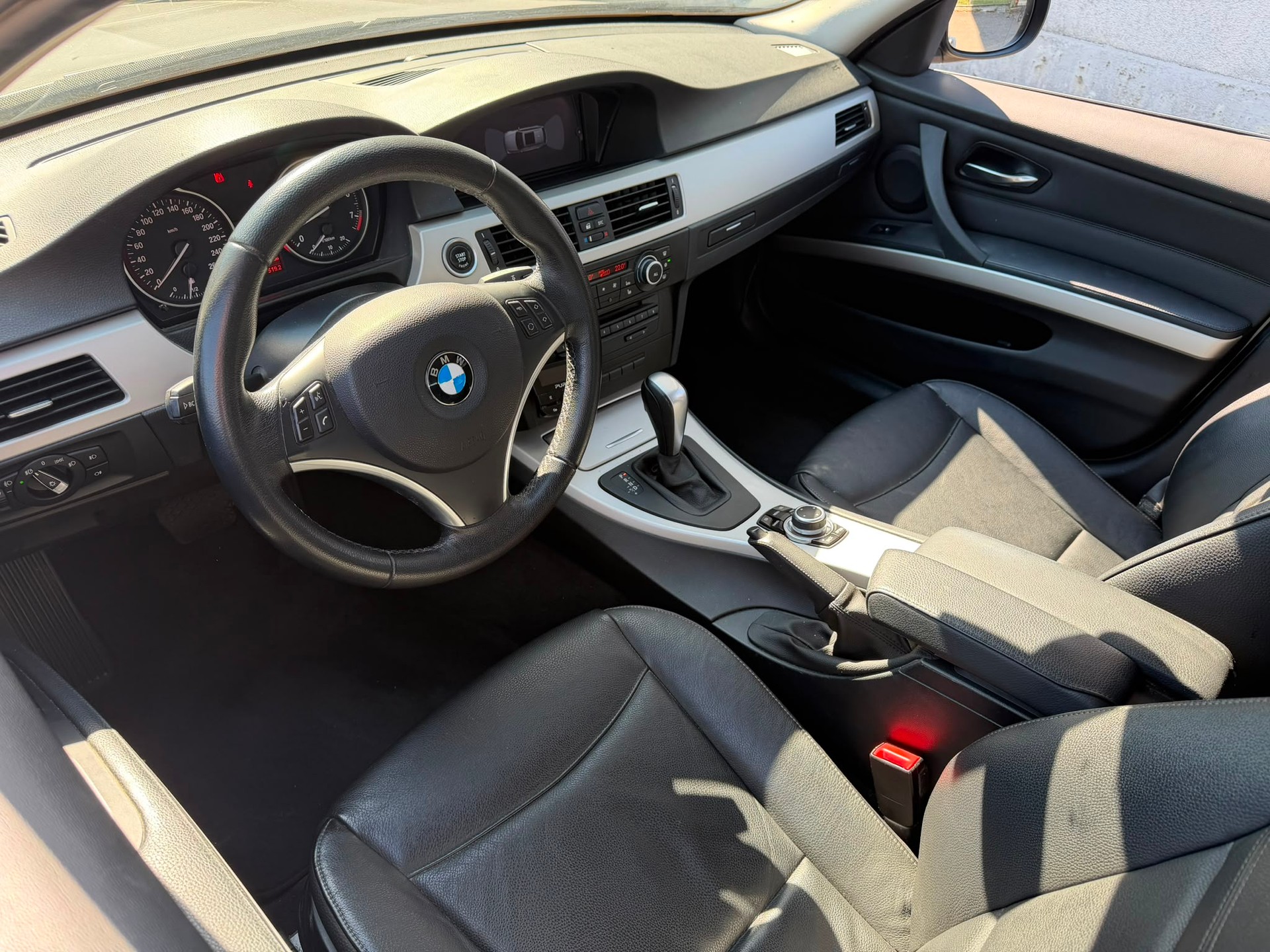 BMW 325i Touring Steptronic-image-3
