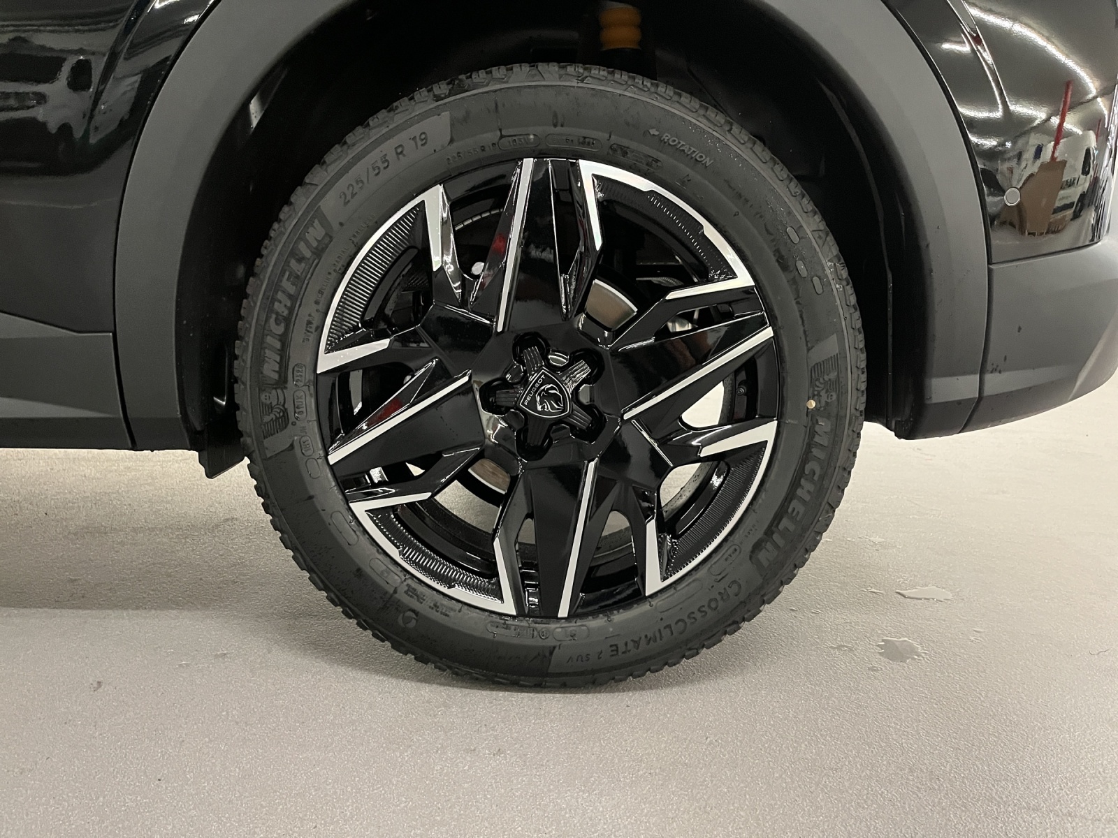 PEUGEOT 3008 1.2 Hybrid Allure Premium-image-16