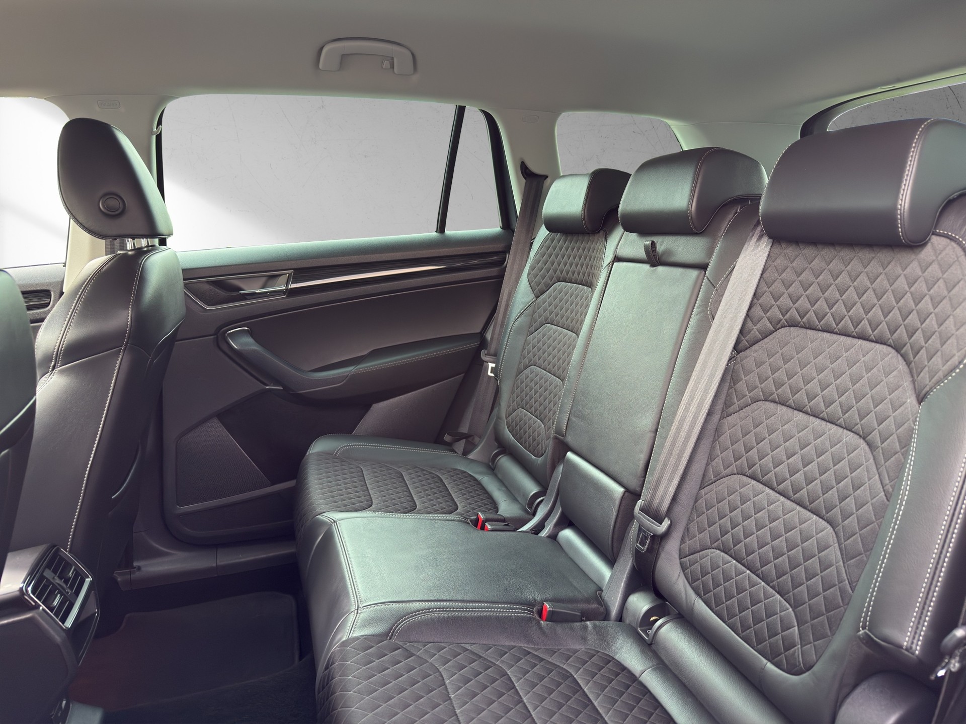 SKODA Kodiaq 2.0 TDI CR Style 4x4 DSG-image-10