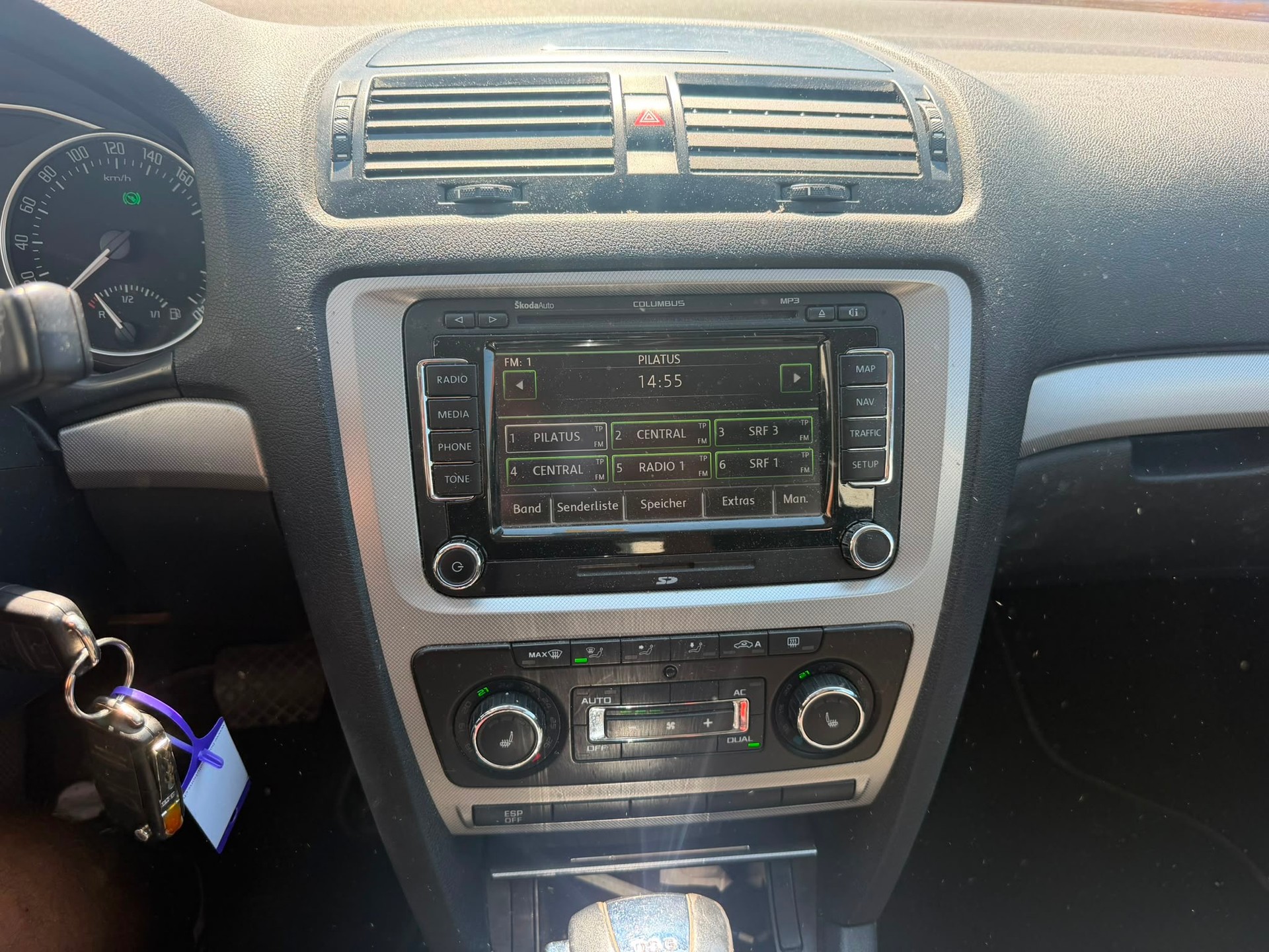 SKODA Octavia Combi 1.9 TDI Ambiente DSG-image-8