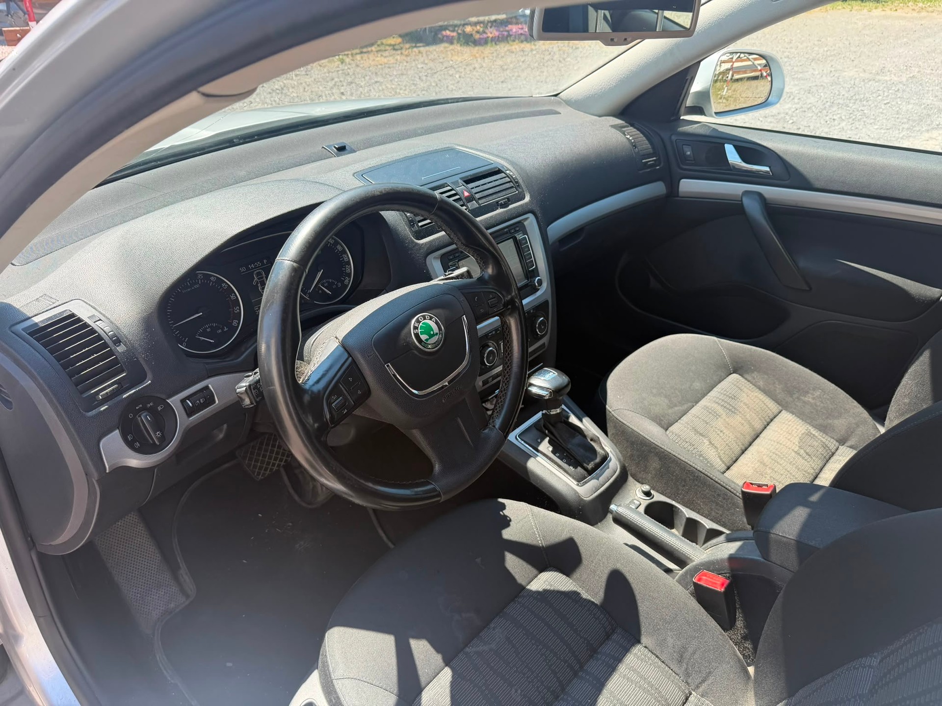 SKODA Octavia Combi 1.9 TDI Ambiente DSG-image-7