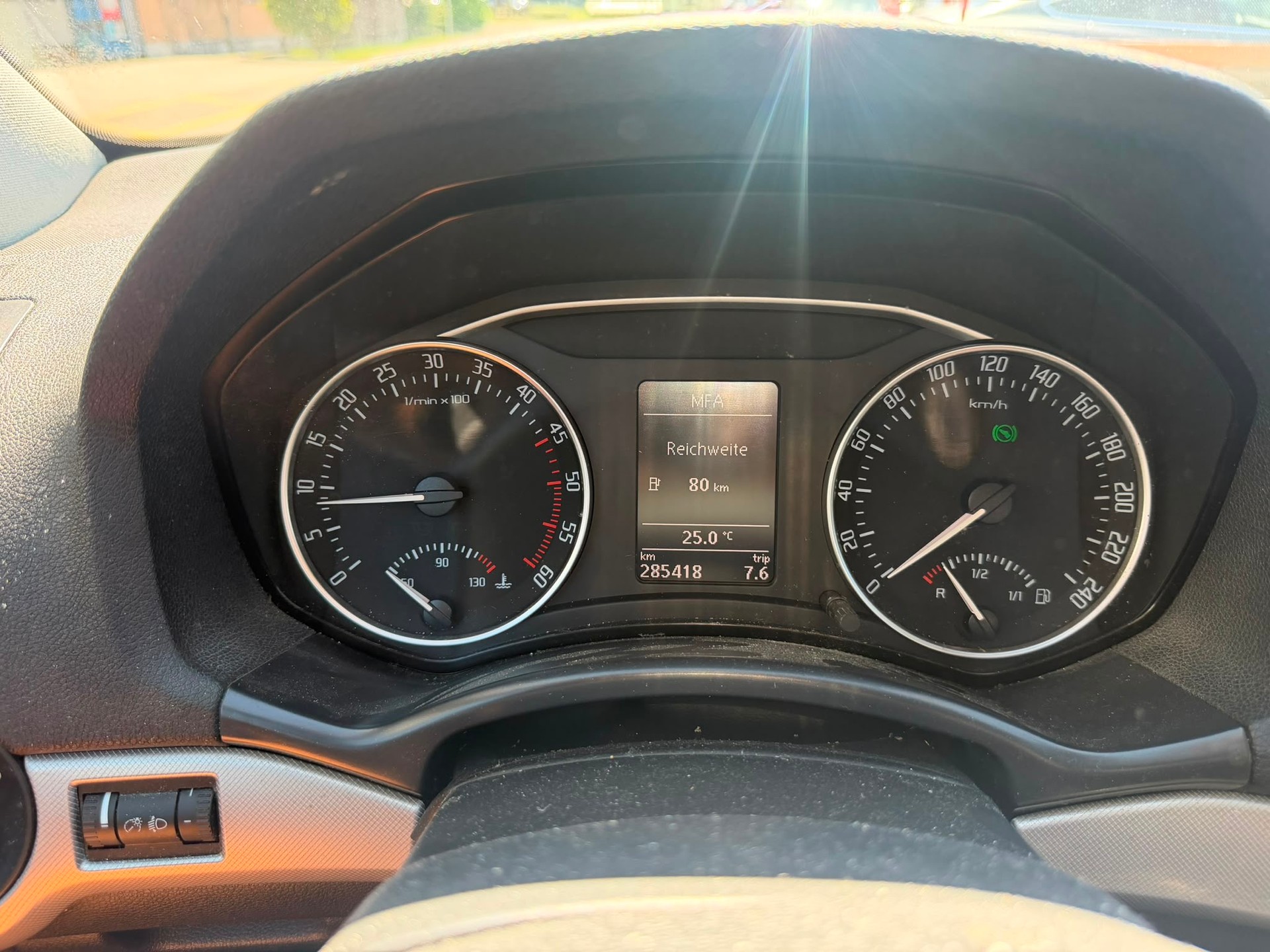 SKODA Octavia Combi 1.9 TDI Ambiente DSG-image-10
