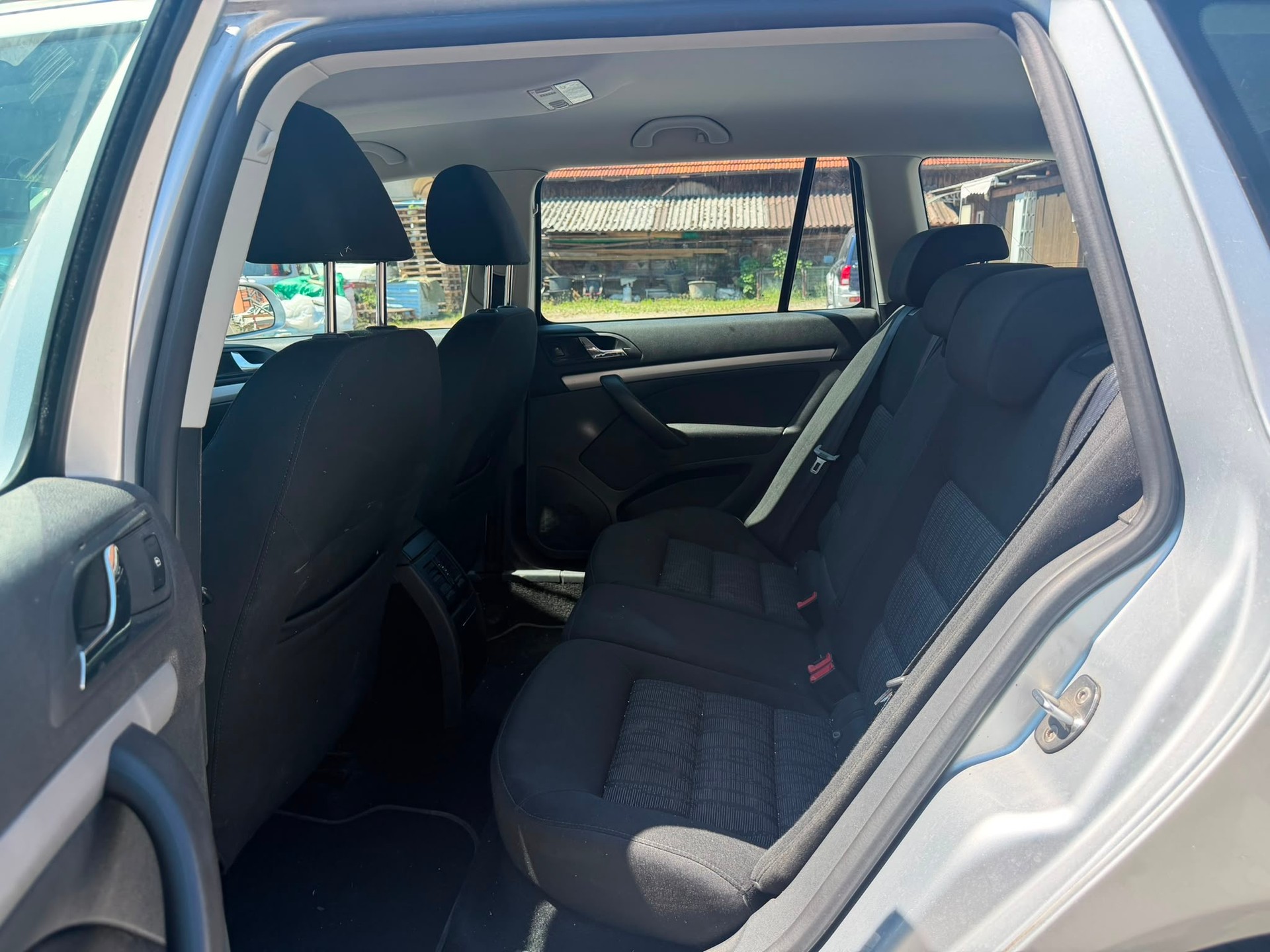 SKODA Octavia Combi 1.9 TDI Ambiente DSG-image-5