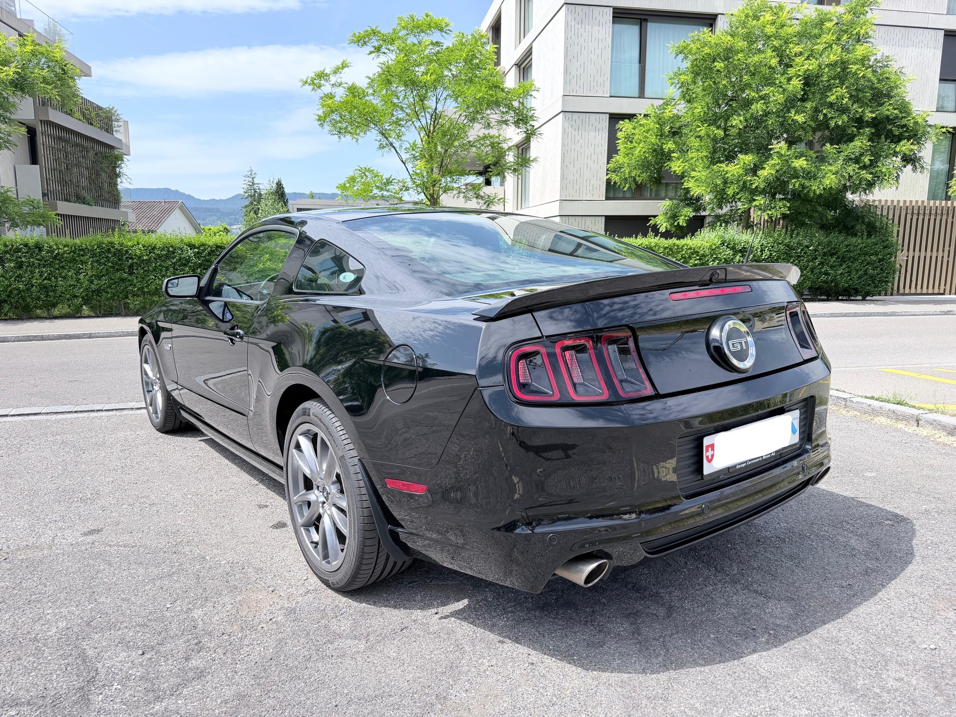 FORD GT-image-1