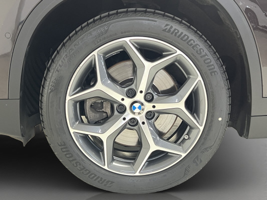 BMW X1 xDrive 20d xLine-image-13
