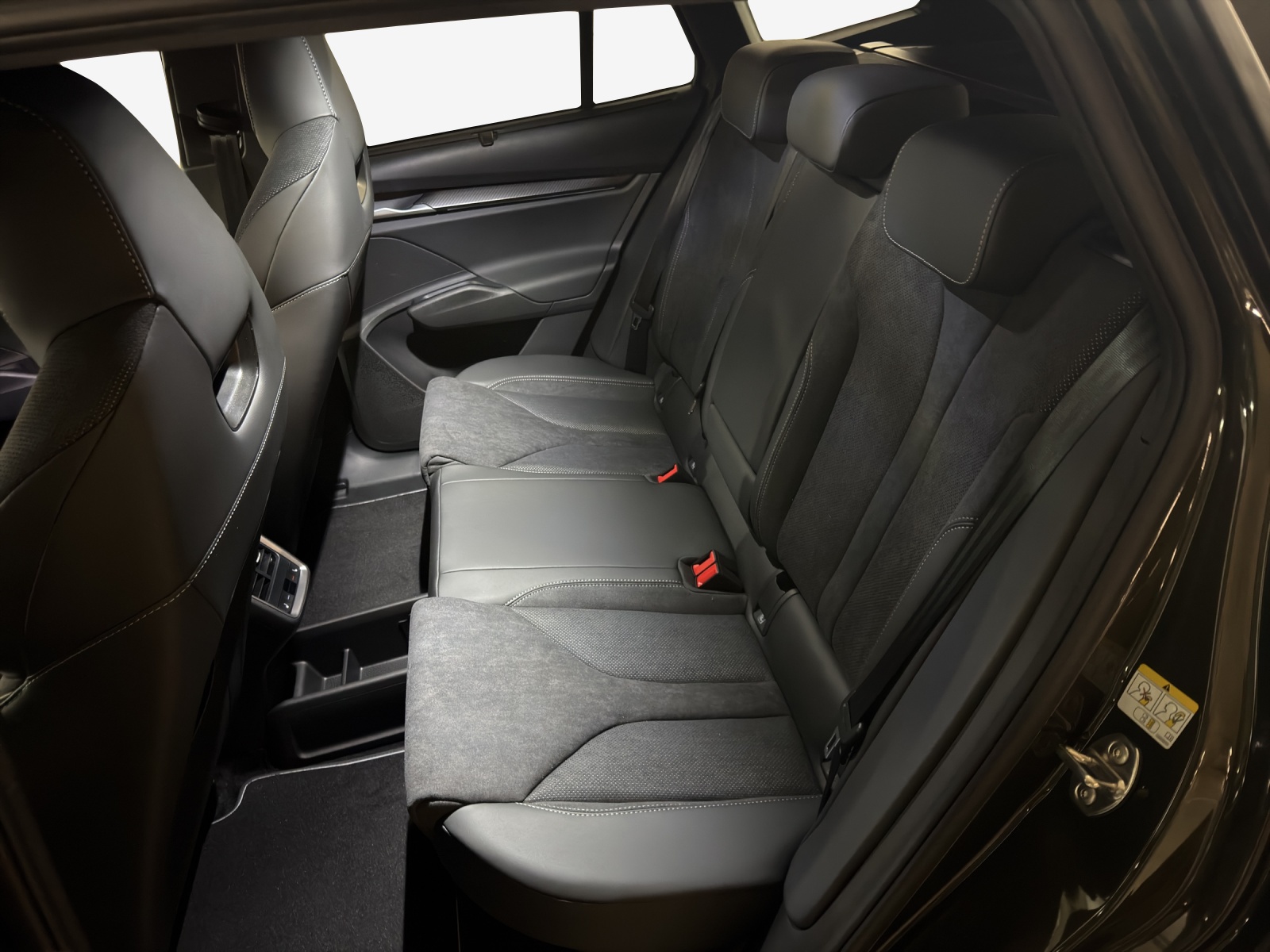 SKODA Enyaq 85 Sportline-image-11