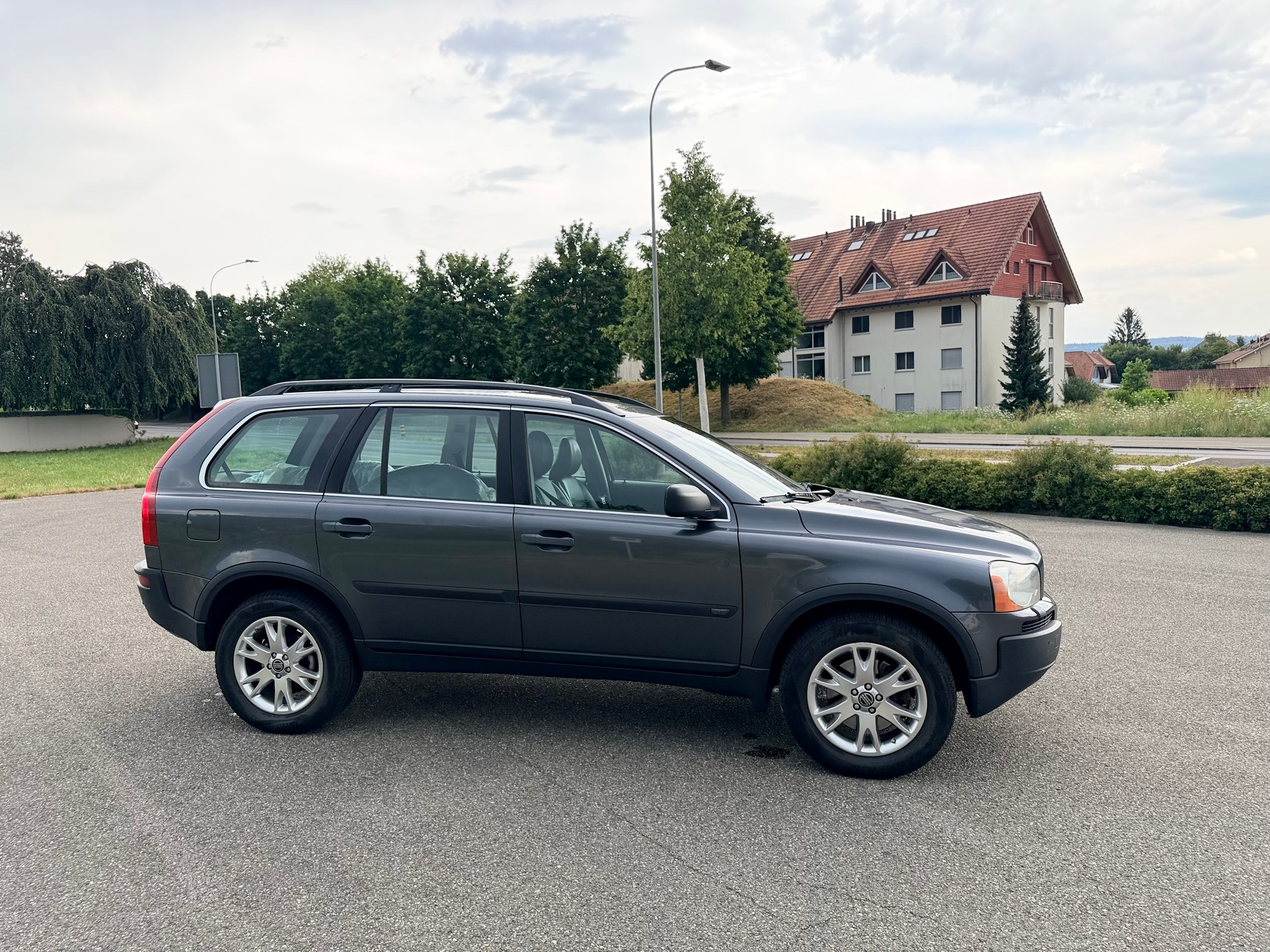 VOLVO XC90 2.5T AWD Summum-image-4