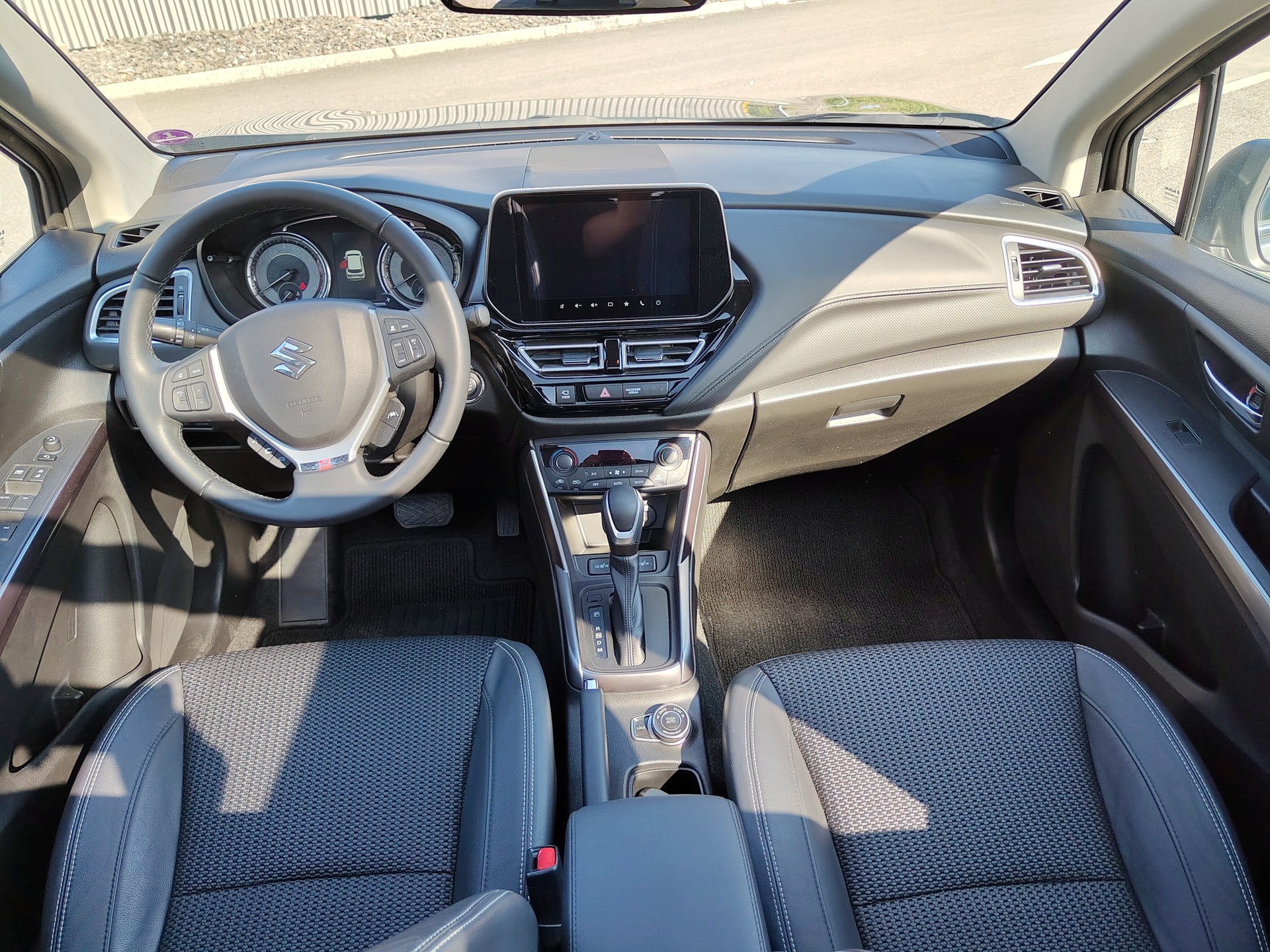 SUZUKI S-Cross 1.5 Piz Sulai Top Hybrid-image-10