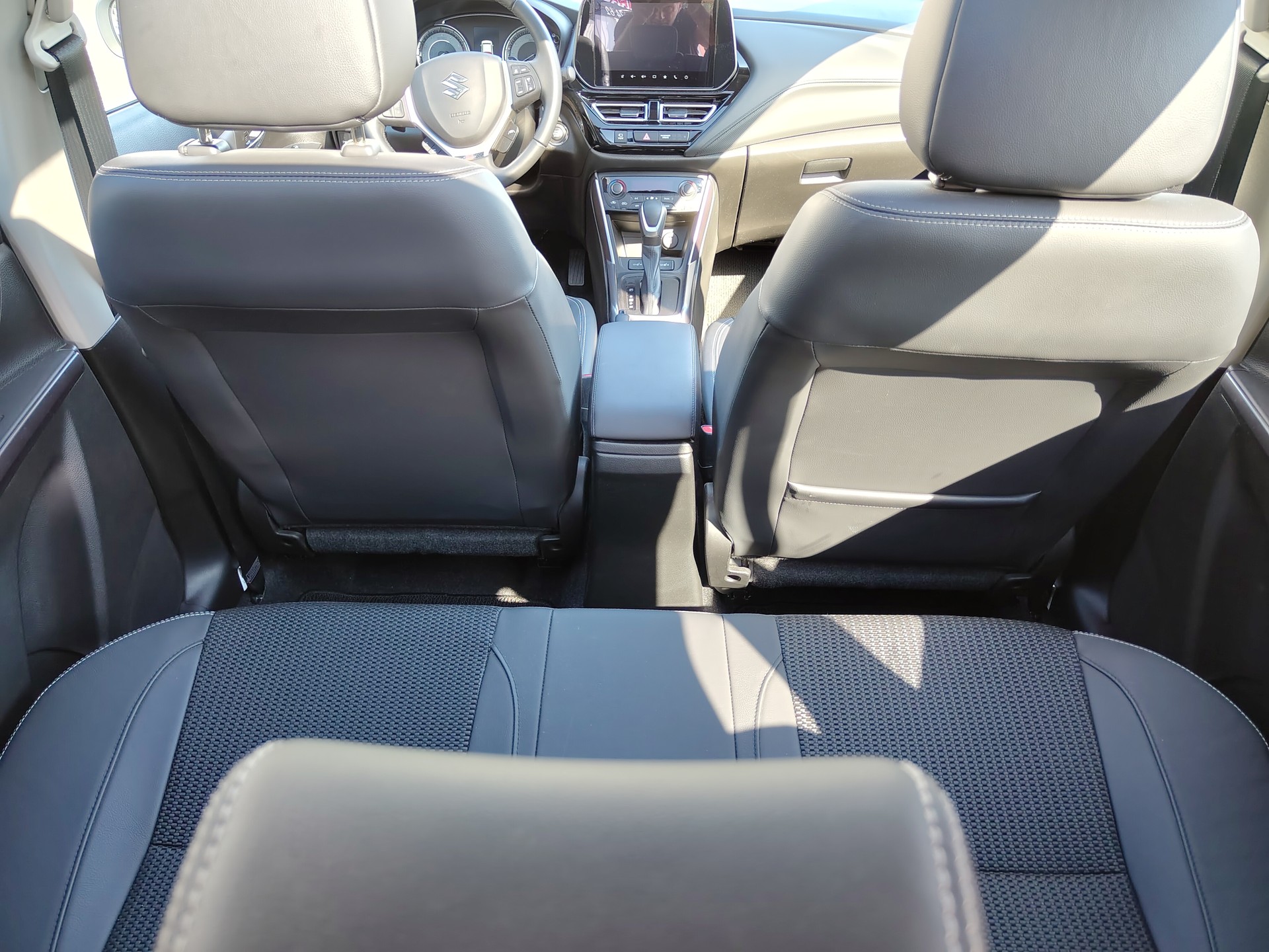 SUZUKI S-Cross 1.5 Piz Sulai Top Hybrid-image-11