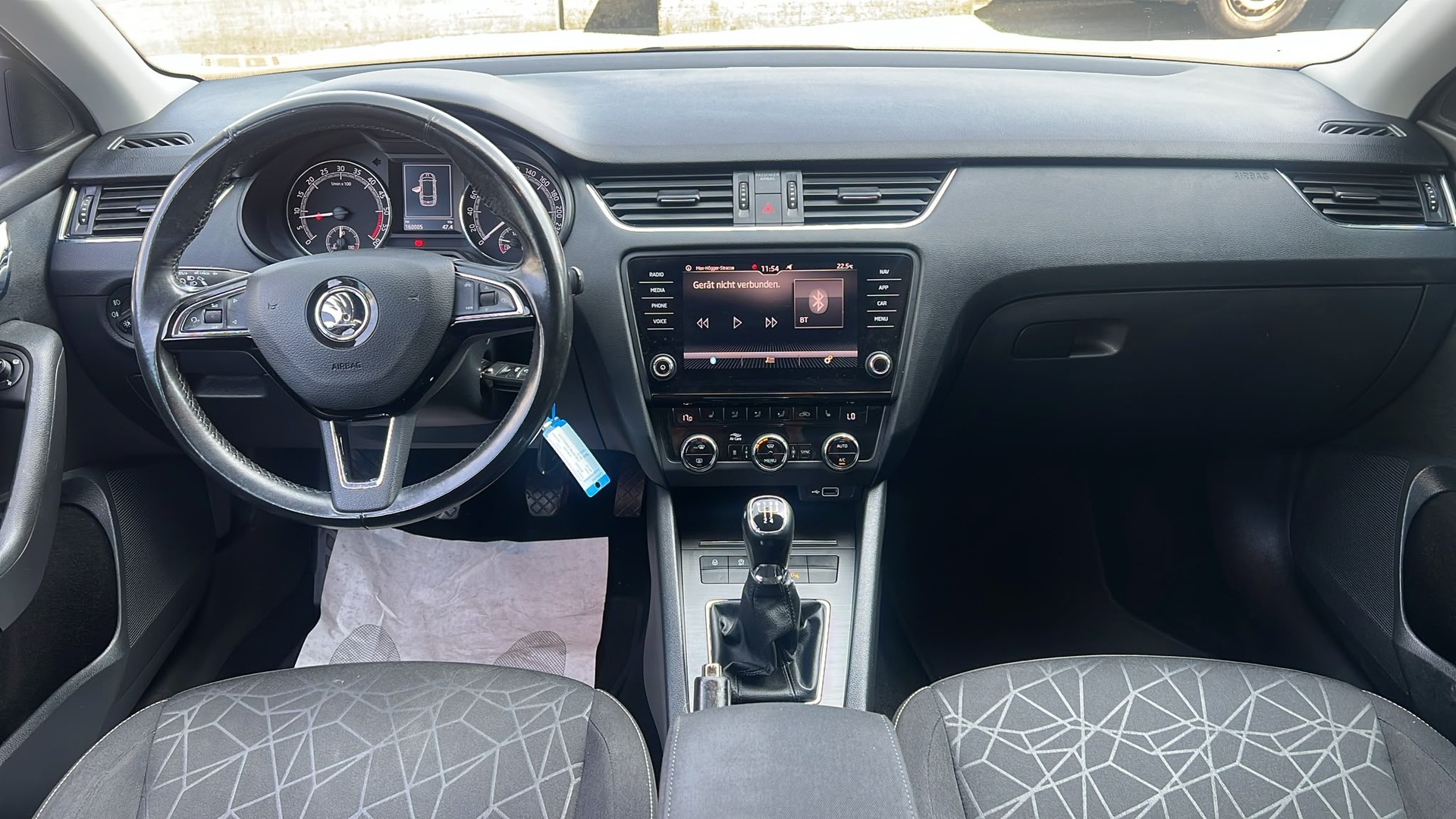 SKODA Octavia Combi 1.6 TDI Clever-image-8