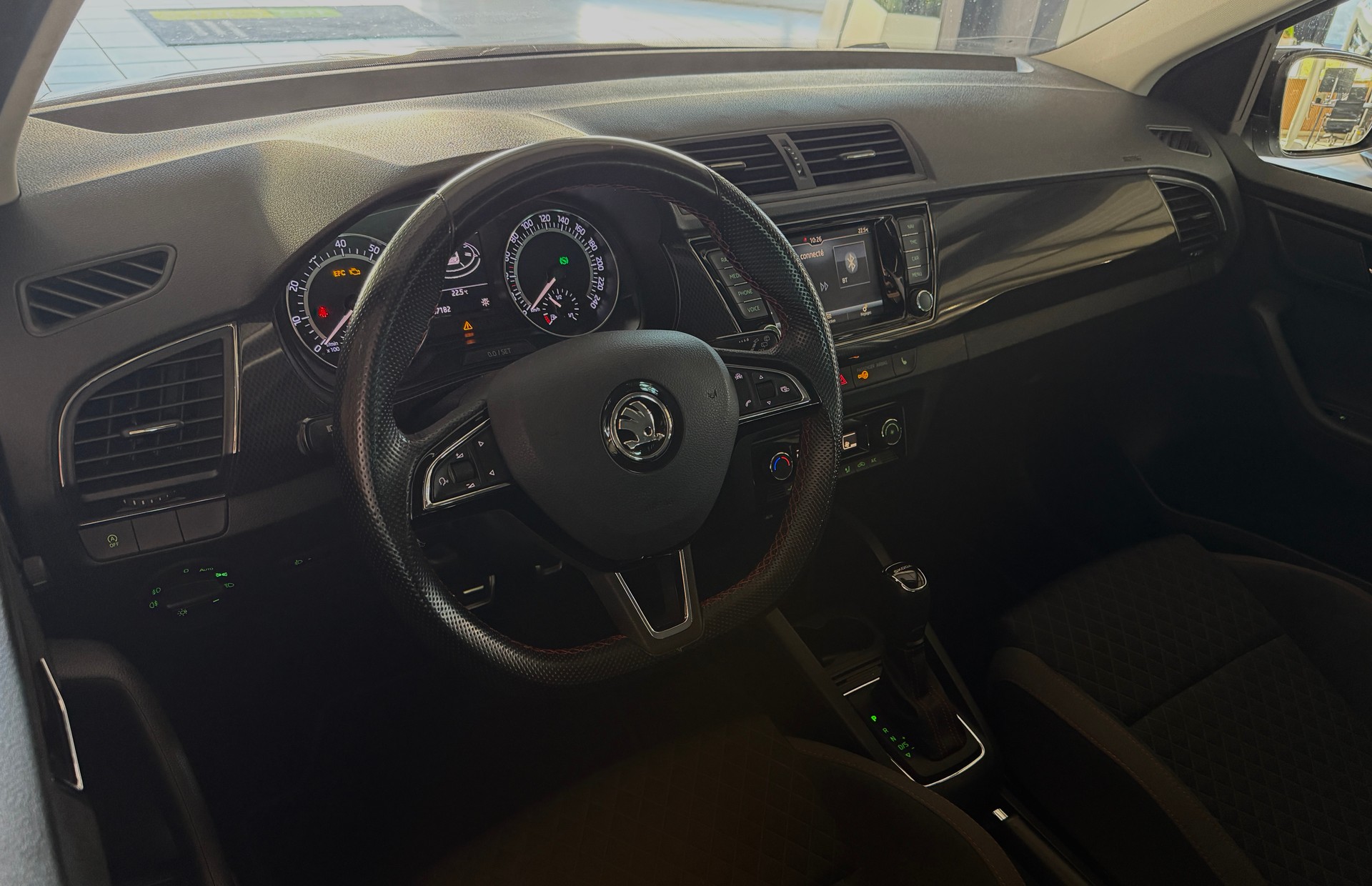 SKODA Fabia 1.4 TSI R5 DSG-image-7