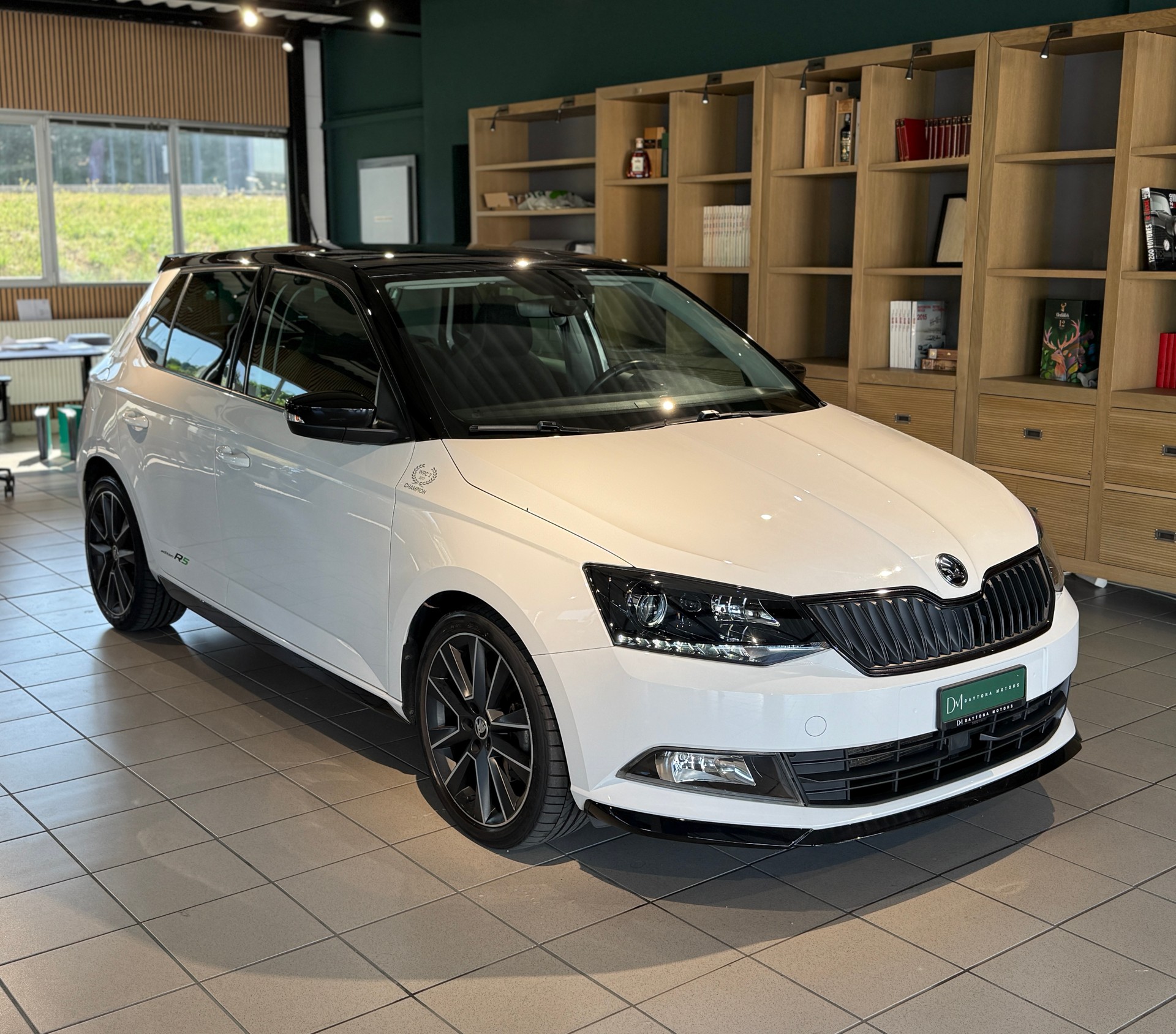 SKODA Fabia 1.4 TSI R5 DSG-showroom-element-2