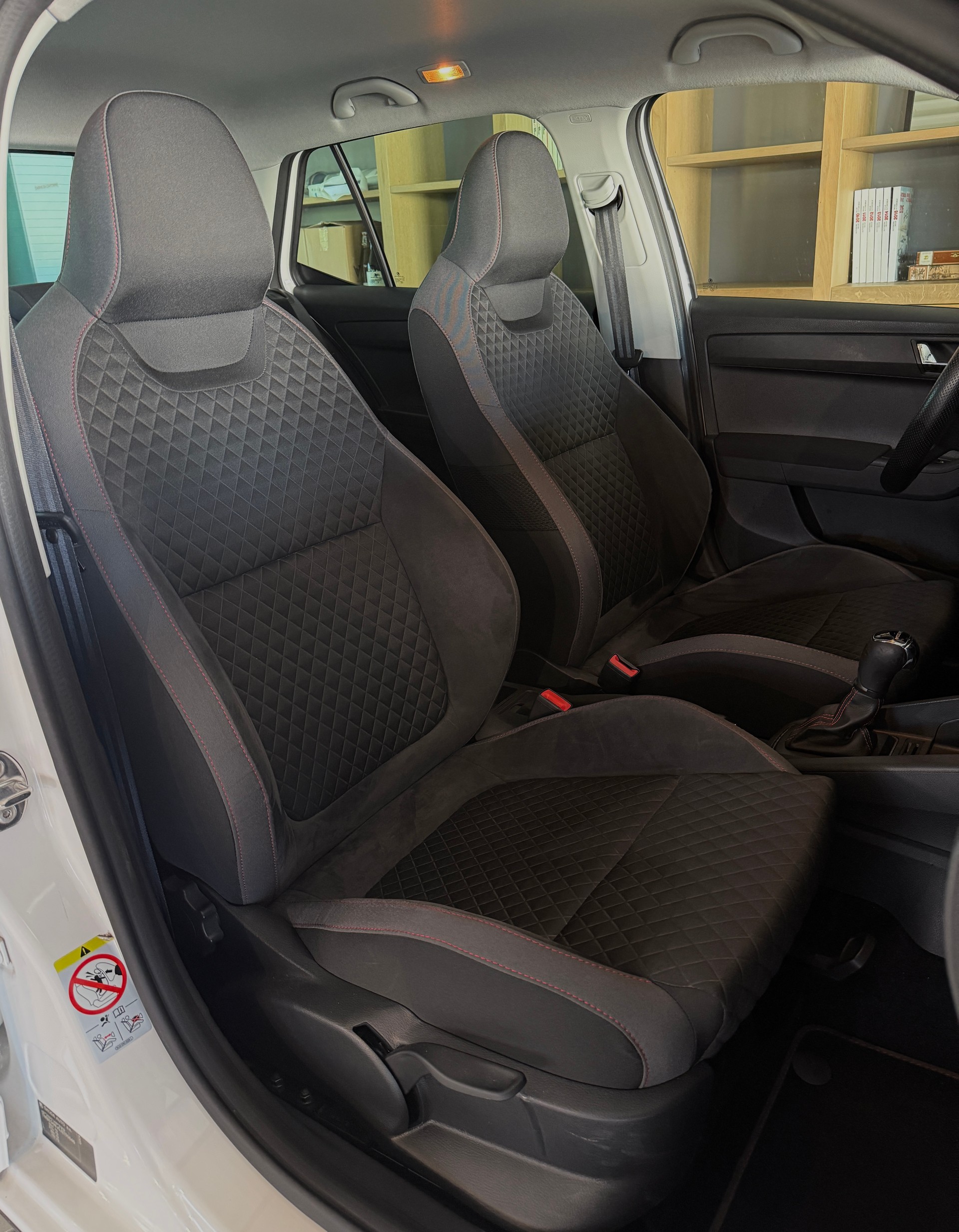 SKODA Fabia 1.4 TSI R5 DSG-image-15