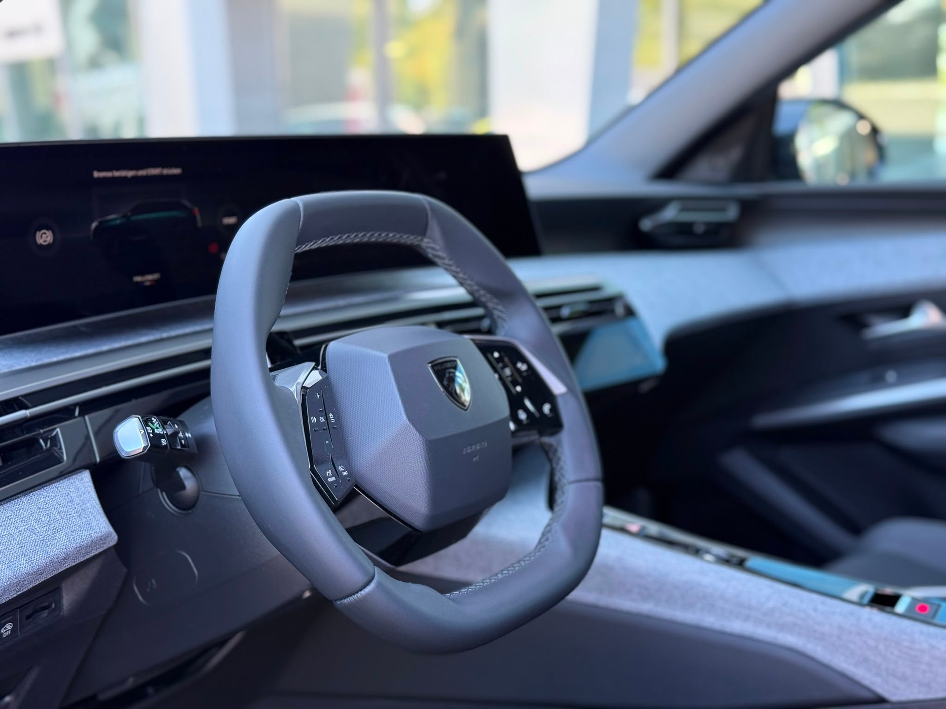 PEUGEOT 5008 145 Hybrid e-DCS6 Allure Premium-image-8