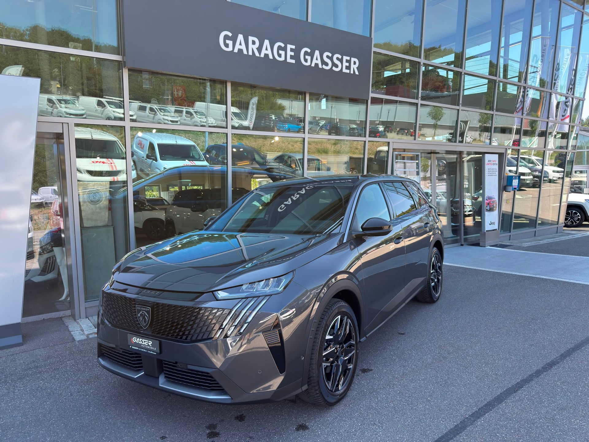 PEUGEOT 5008 145 Hybrid e-DCS6 Allure Premium-image-0