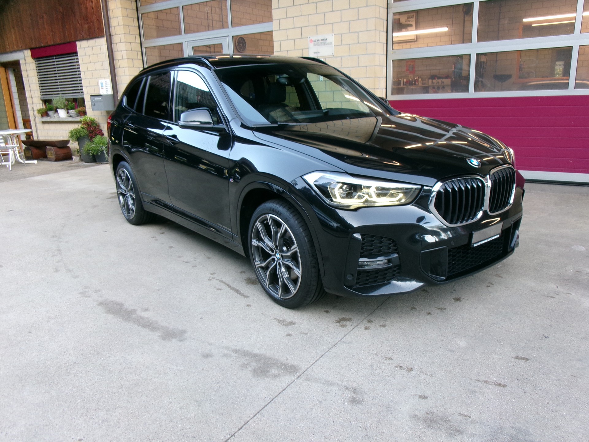 BMW X1 xDrive 20i M Sport Steptronic-image-0