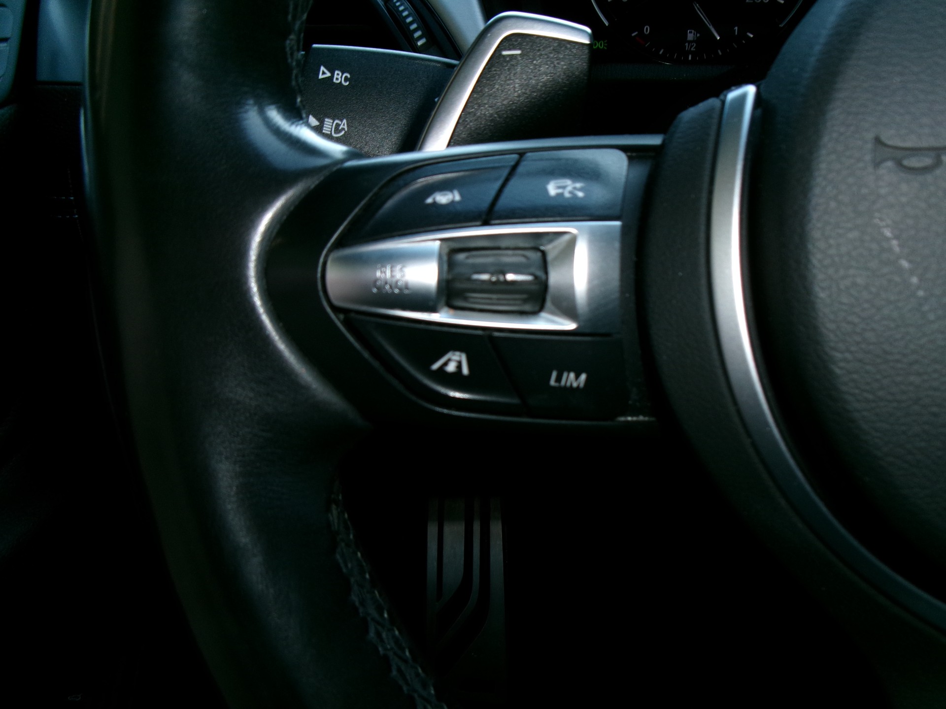 BMW X1 xDrive 20i M Sport Steptronic-image-12