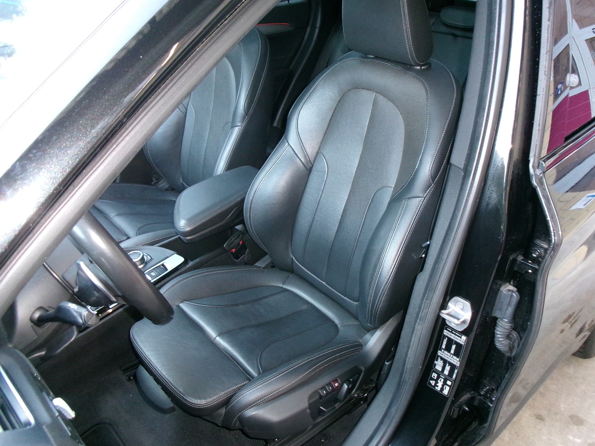 BMW X1 xDrive 20i M Sport Steptronic-image-3