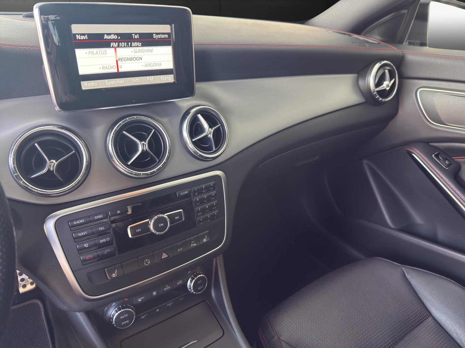 MERCEDES-BENZ CLA 250 AMG Line 7G-DCT-image-12