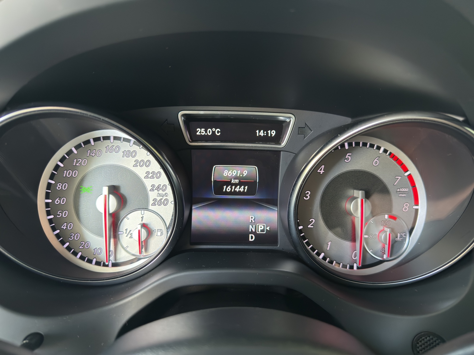 MERCEDES-BENZ CLA 250 AMG Line 7G-DCT-image-9