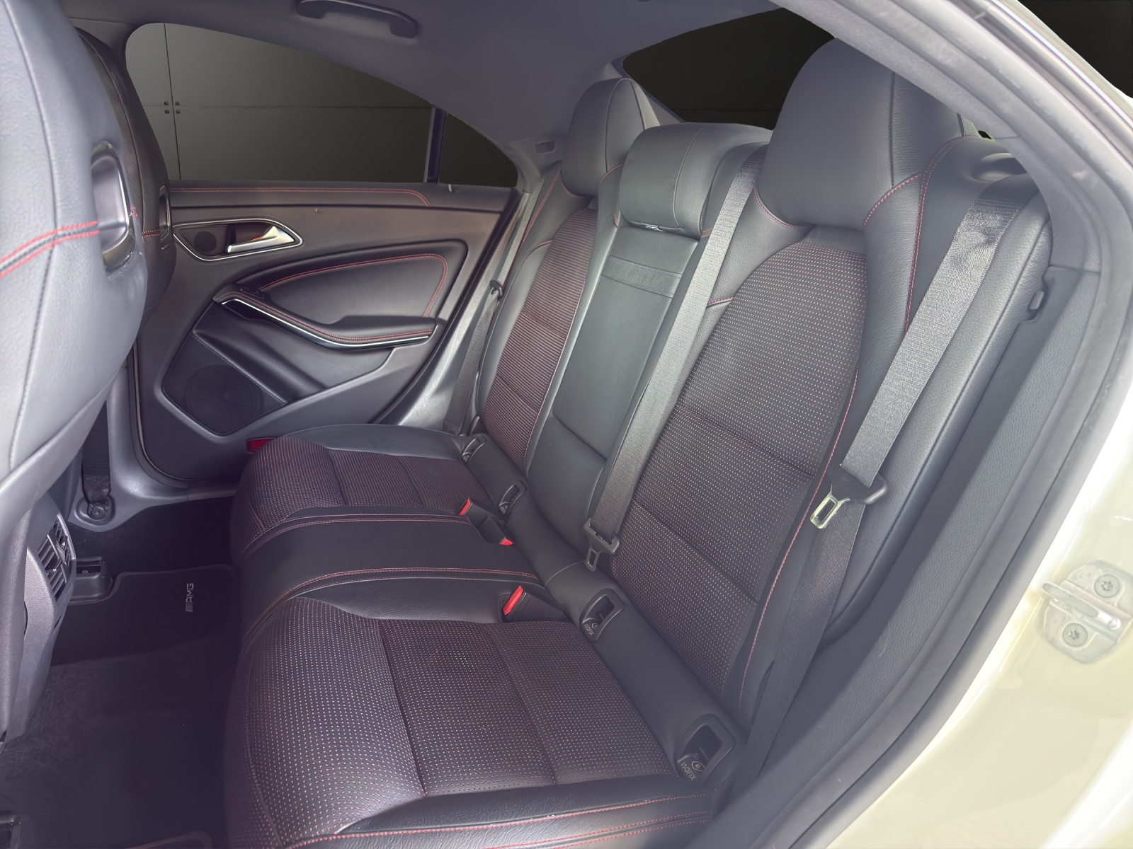 MERCEDES-BENZ CLA 250 AMG Line 7G-DCT-image-11