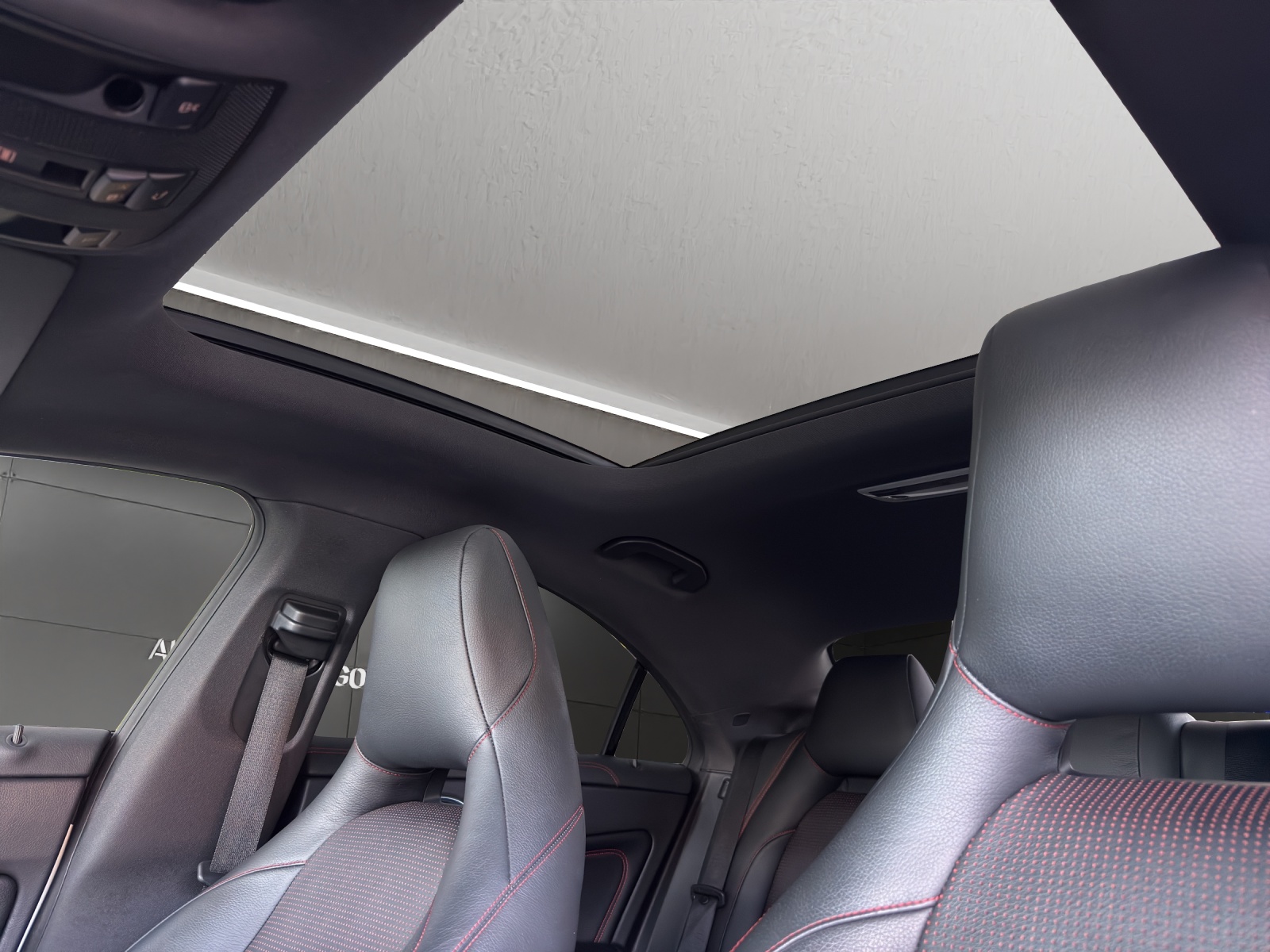 MERCEDES-BENZ CLA 250 AMG Line 7G-DCT-image-16