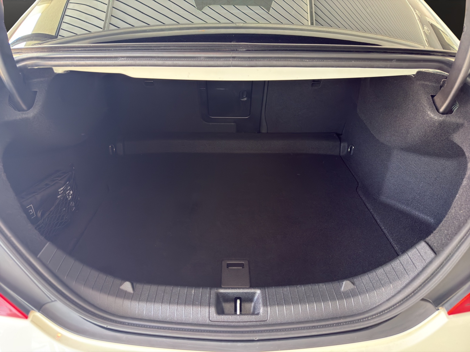MERCEDES-BENZ CLA 250 AMG Line 7G-DCT-image-15
