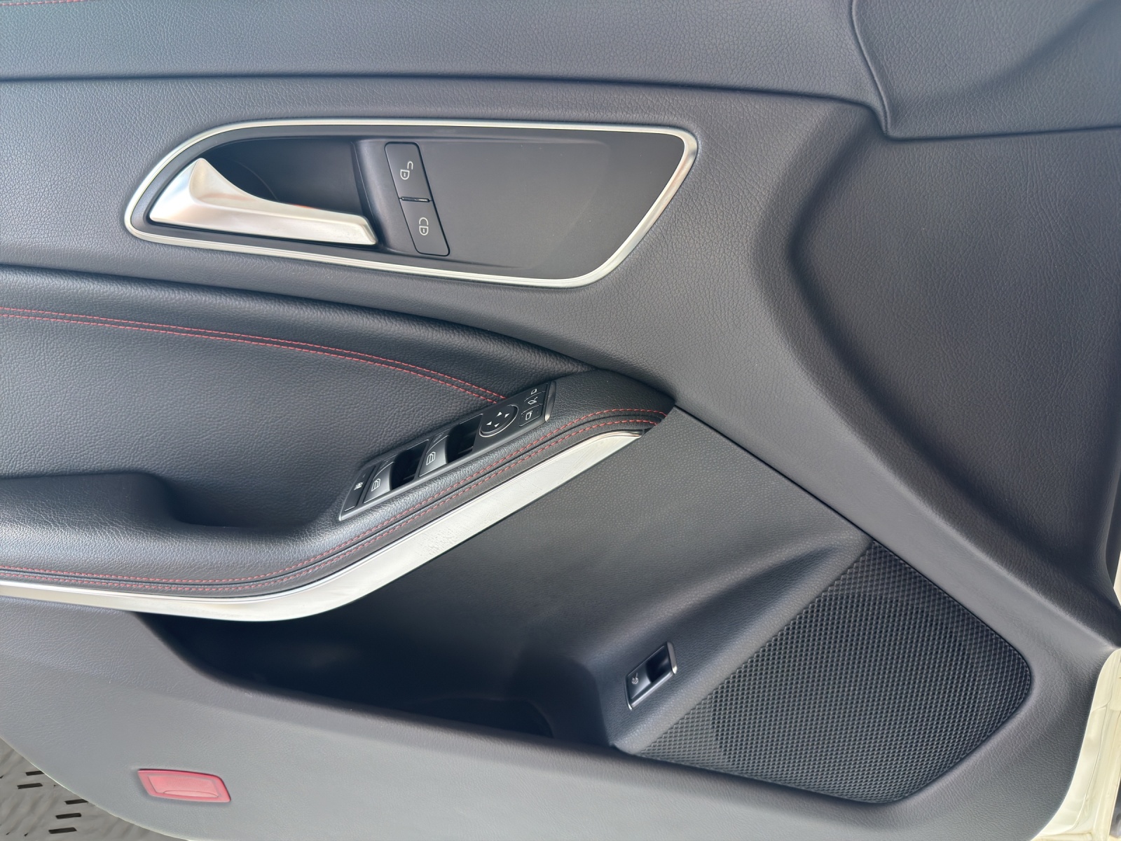 MERCEDES-BENZ CLA 250 AMG Line 7G-DCT-image-10