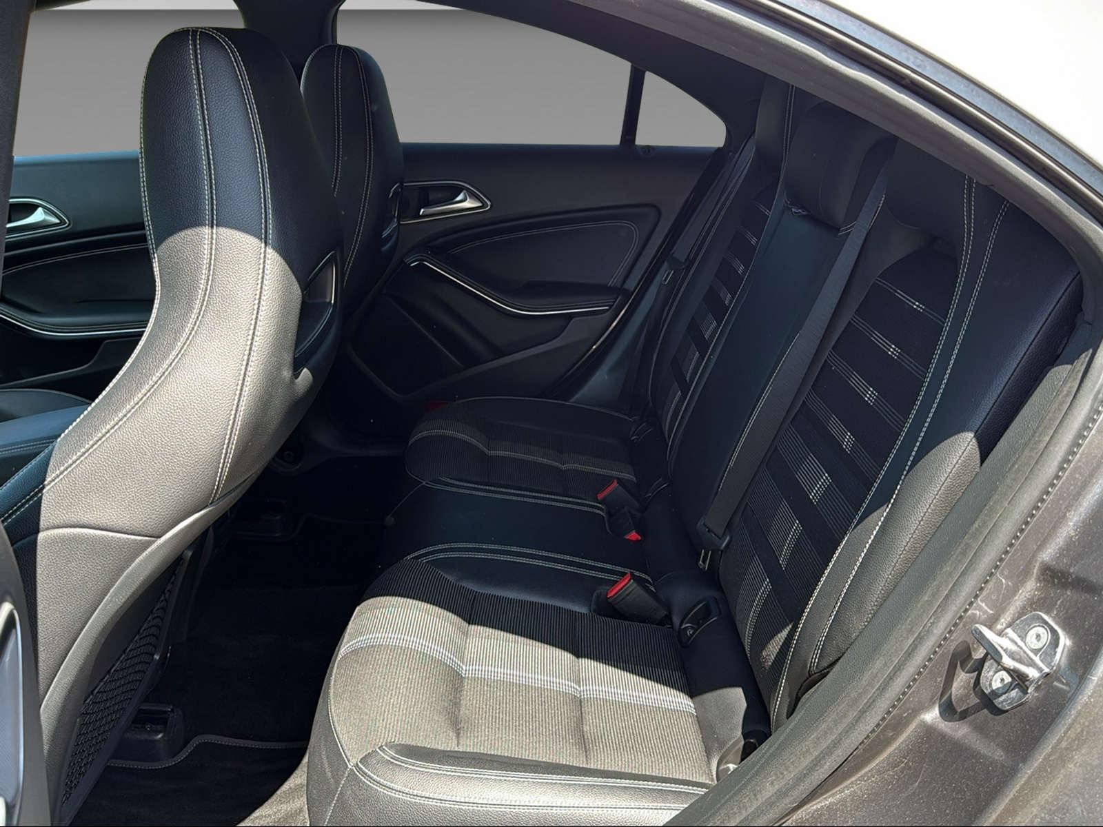 MERCEDES-BENZ CLA 200 d Urban-image-21