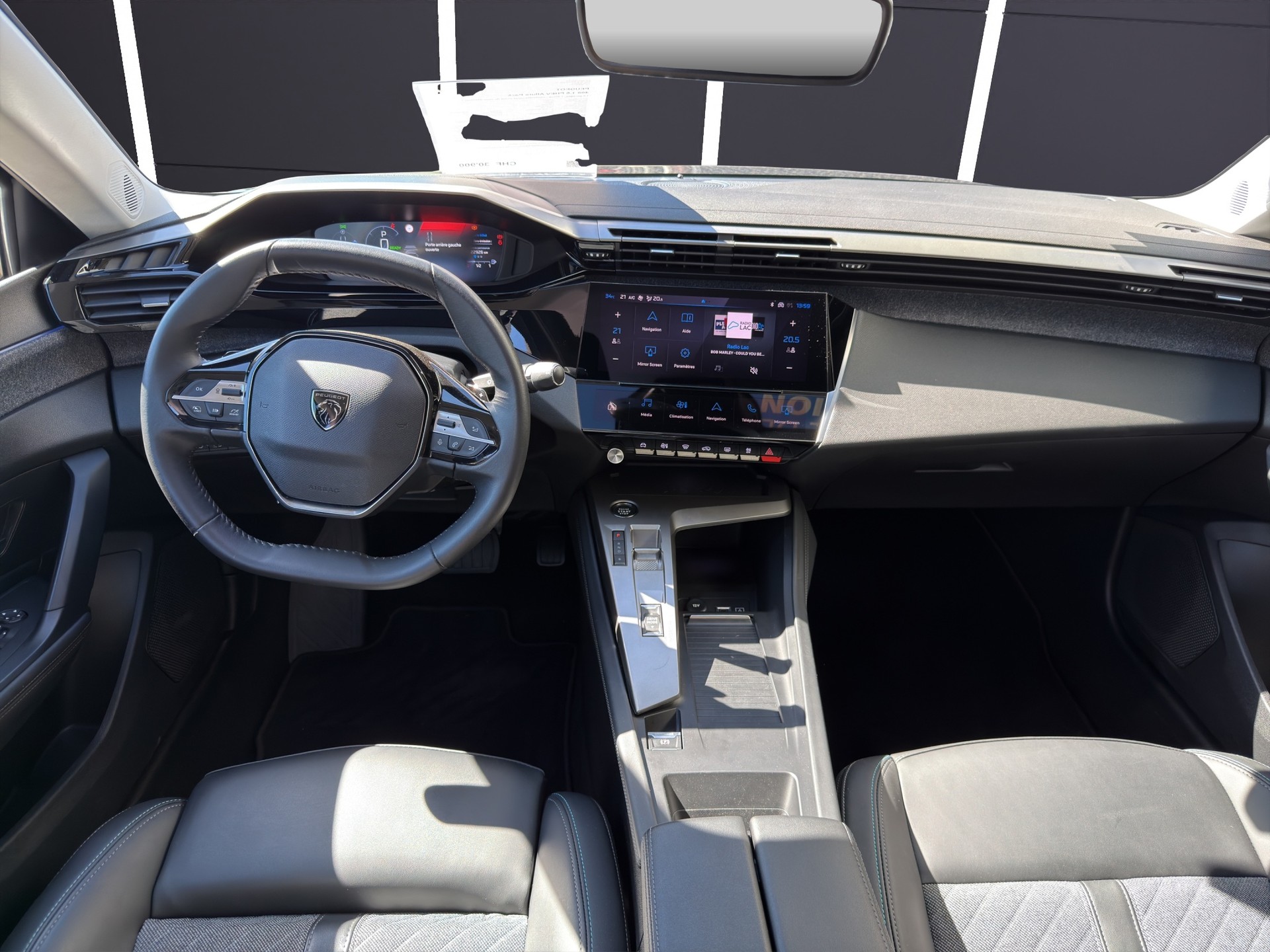 PEUGEOT 408 1.6 PHEV Allure Pack-image-7