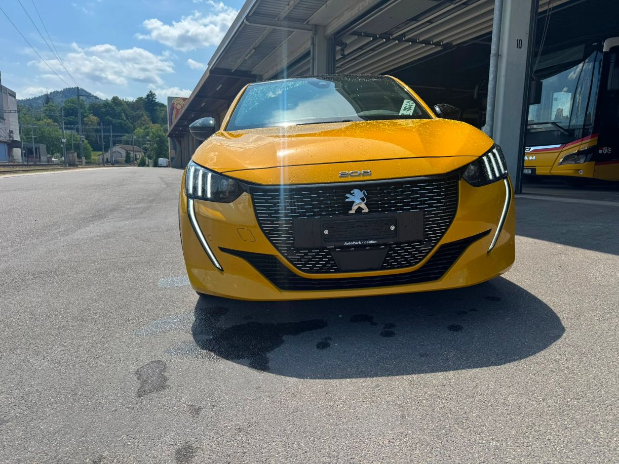 PEUGEOT 208 1.2 PureTech GT EAT8-image-3