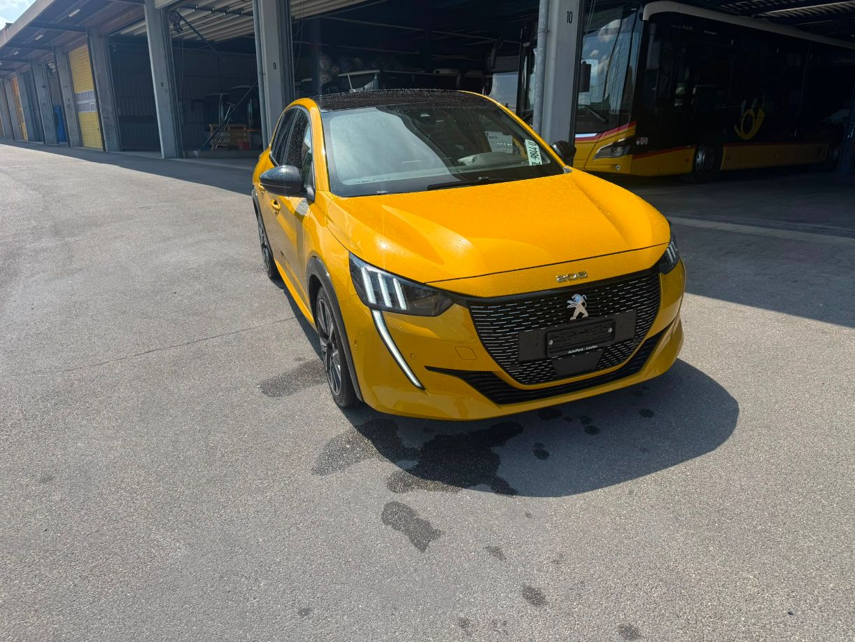 PEUGEOT 208 1.2 PureTech GT EAT8-image-1