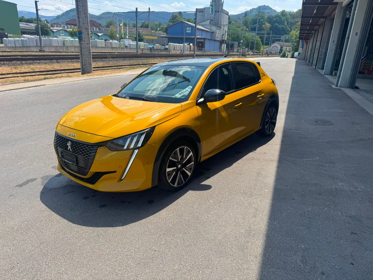 PEUGEOT 208 1.2 PureTech GT EAT8-image-0