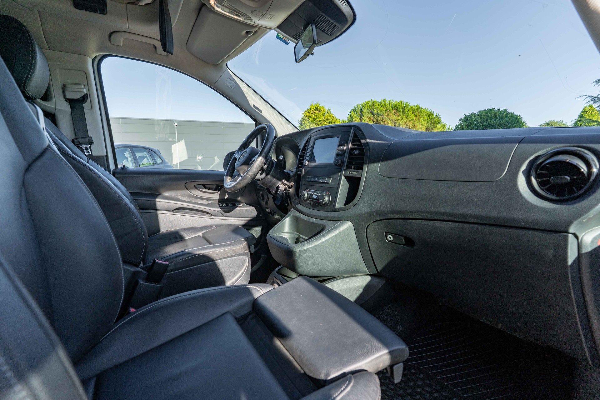 MERCEDES-BENZ-image-9