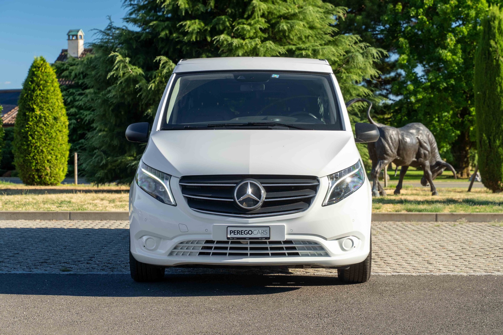MERCEDES-BENZ-image-2