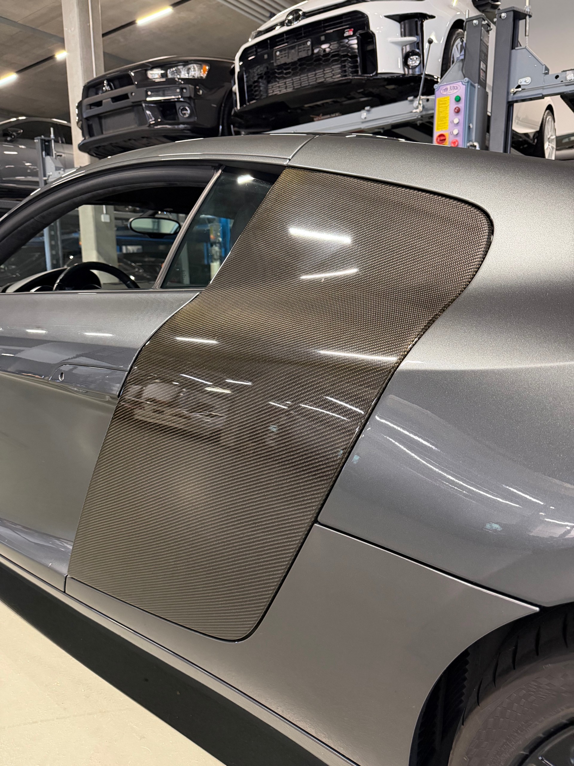 AUDI R8 Coupé 4.2 R-Tronic-image-6