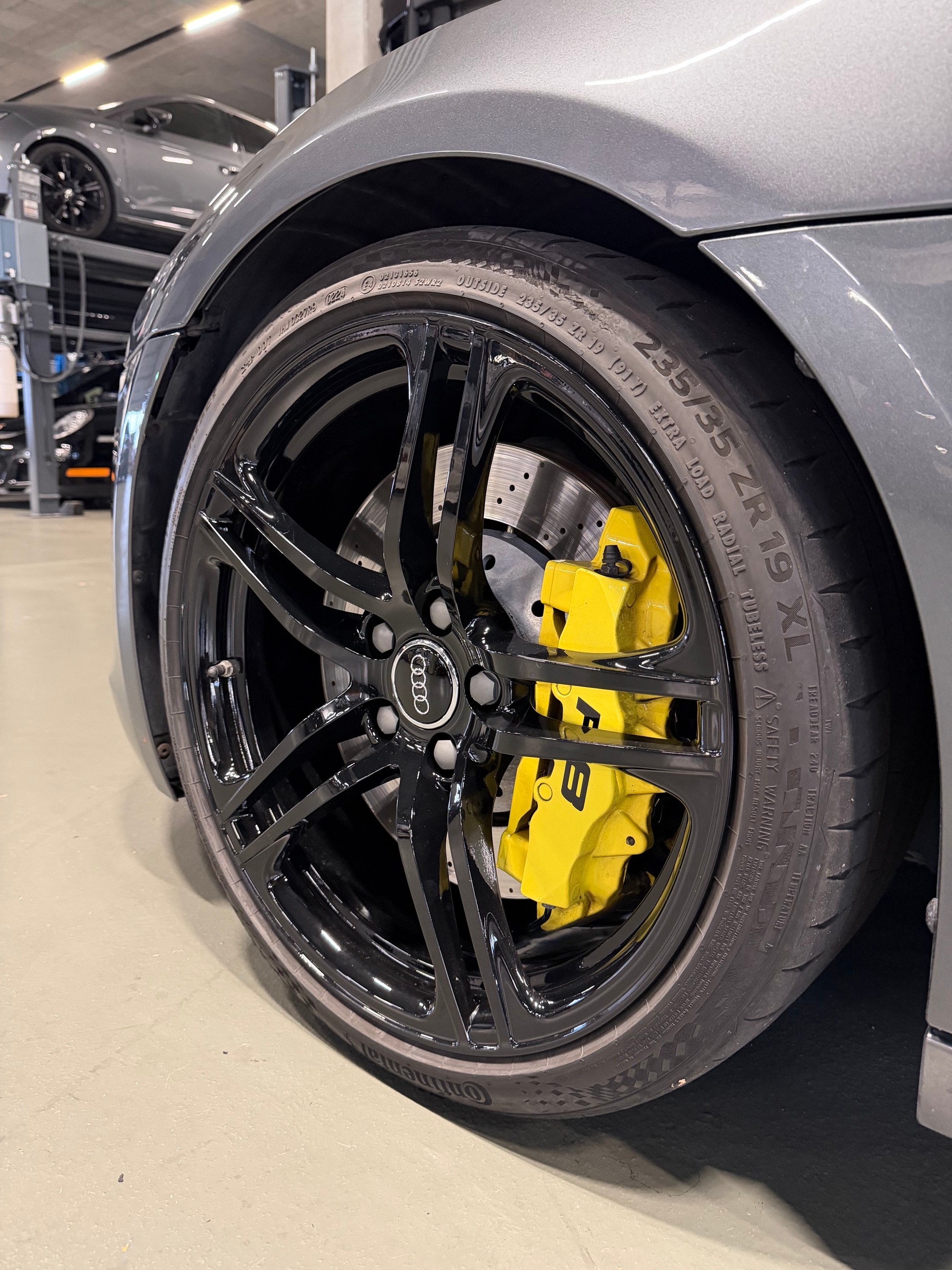AUDI R8 Coupé 4.2 R-Tronic-image-7