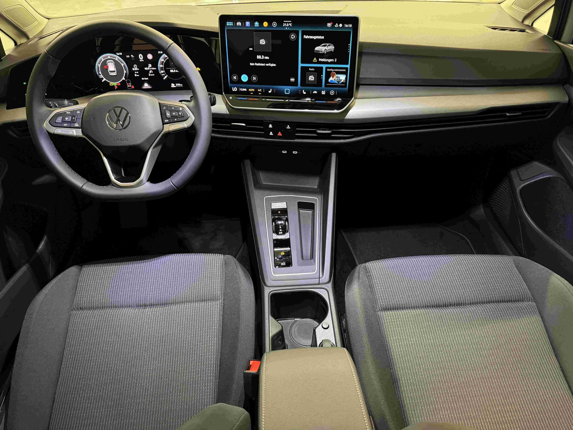 VW Golf Variant 1.5 eTSI mHEV Basis DSG-image-8